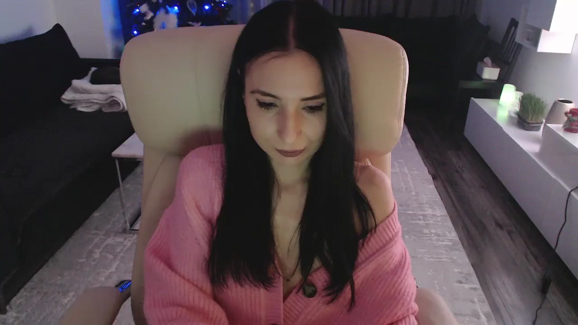 Gallery image thumbnail from NerdyDexter's myfreecams stream on, 12/22/2023, 19:42 image 19 of 20