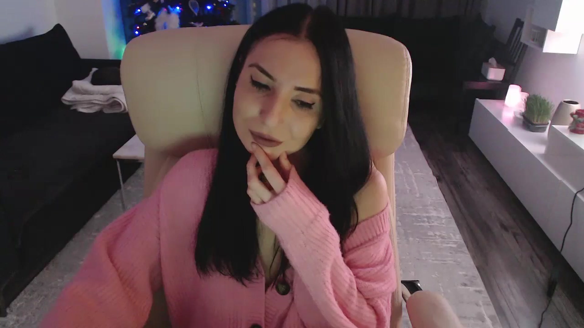Gallery image thumbnail from NerdyDexter's myfreecams stream on, 12/22/2023, 19:42 image 17 of 20