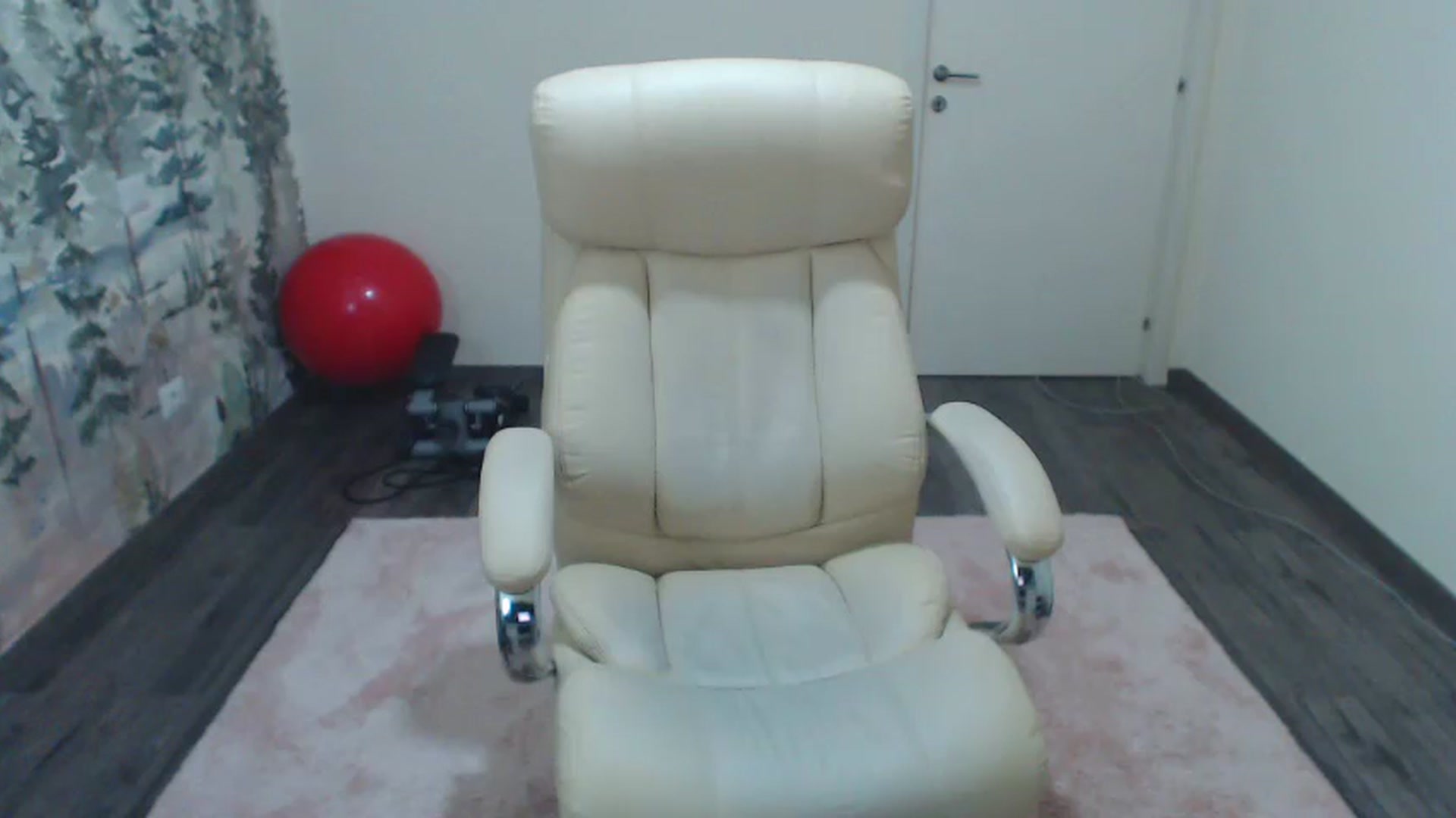 Gallery image thumbnail from NerdyDexter's myfreecams stream on, 02/12/2024, 20:03 image 12 of 20