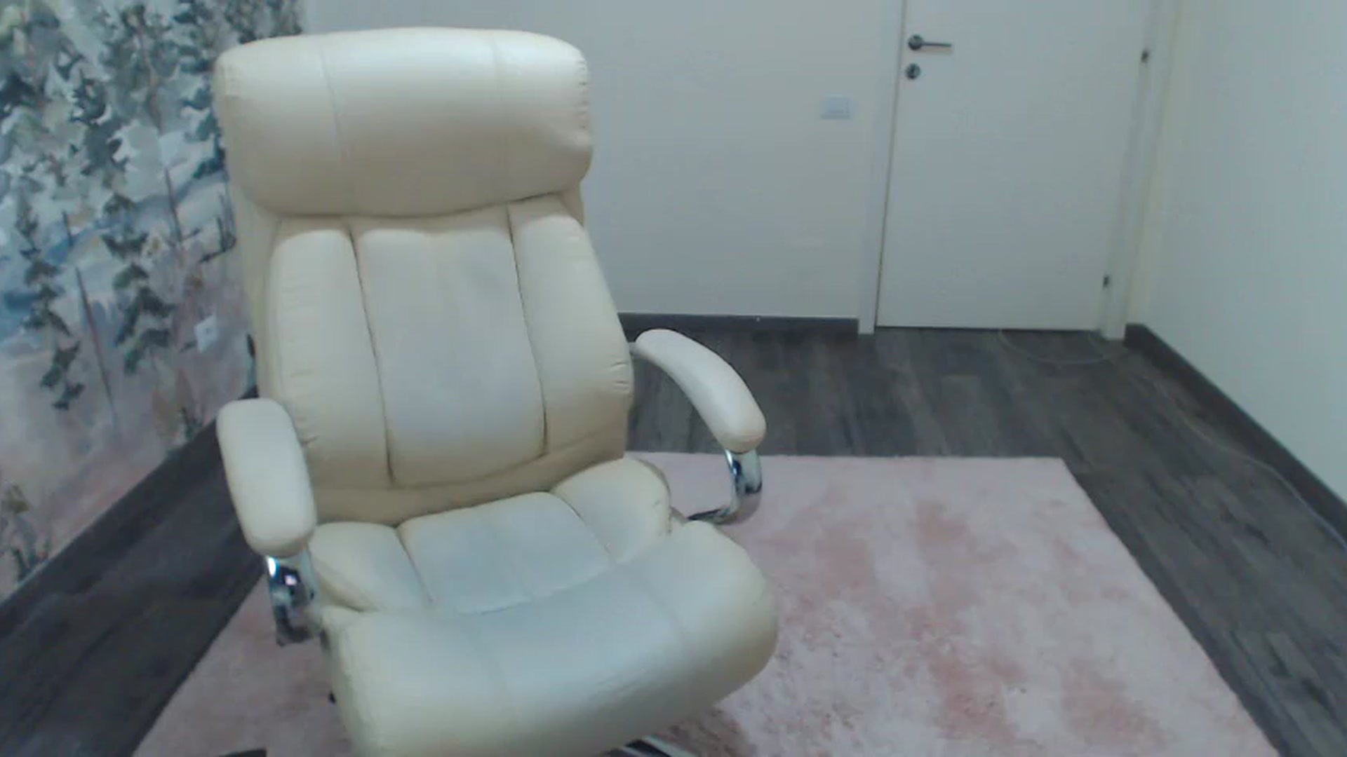 Gallery image thumbnail from NerdyDexter's myfreecams stream on, 03/08/2024, 19:27 image 7 of 20