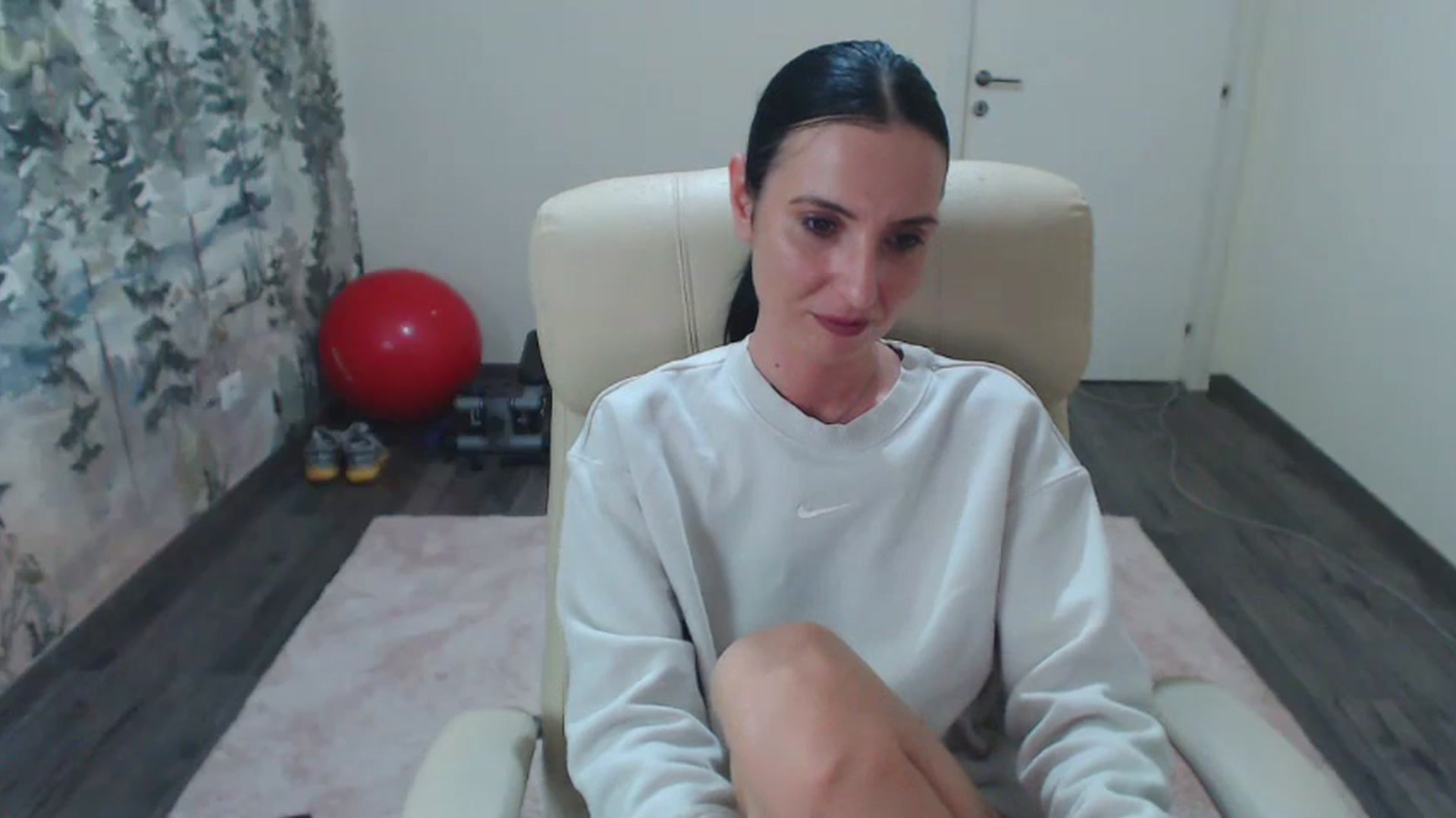 Gallery image thumbnail from NerdyDexter's myfreecams stream on, 05/05/2024, 18:52 image 16 of 20