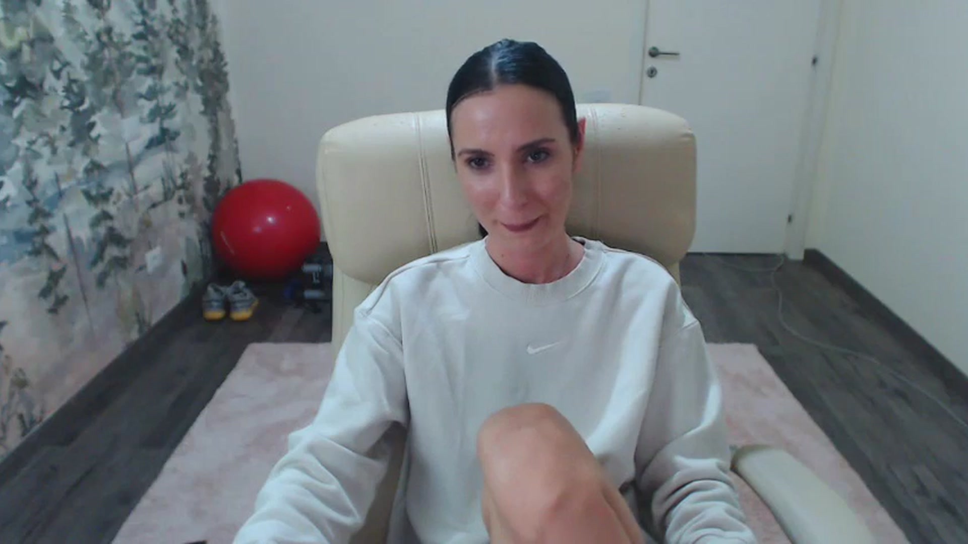 Gallery image thumbnail from NerdyDexter's myfreecams stream on, 05/05/2024, 18:52 image 5 of 20