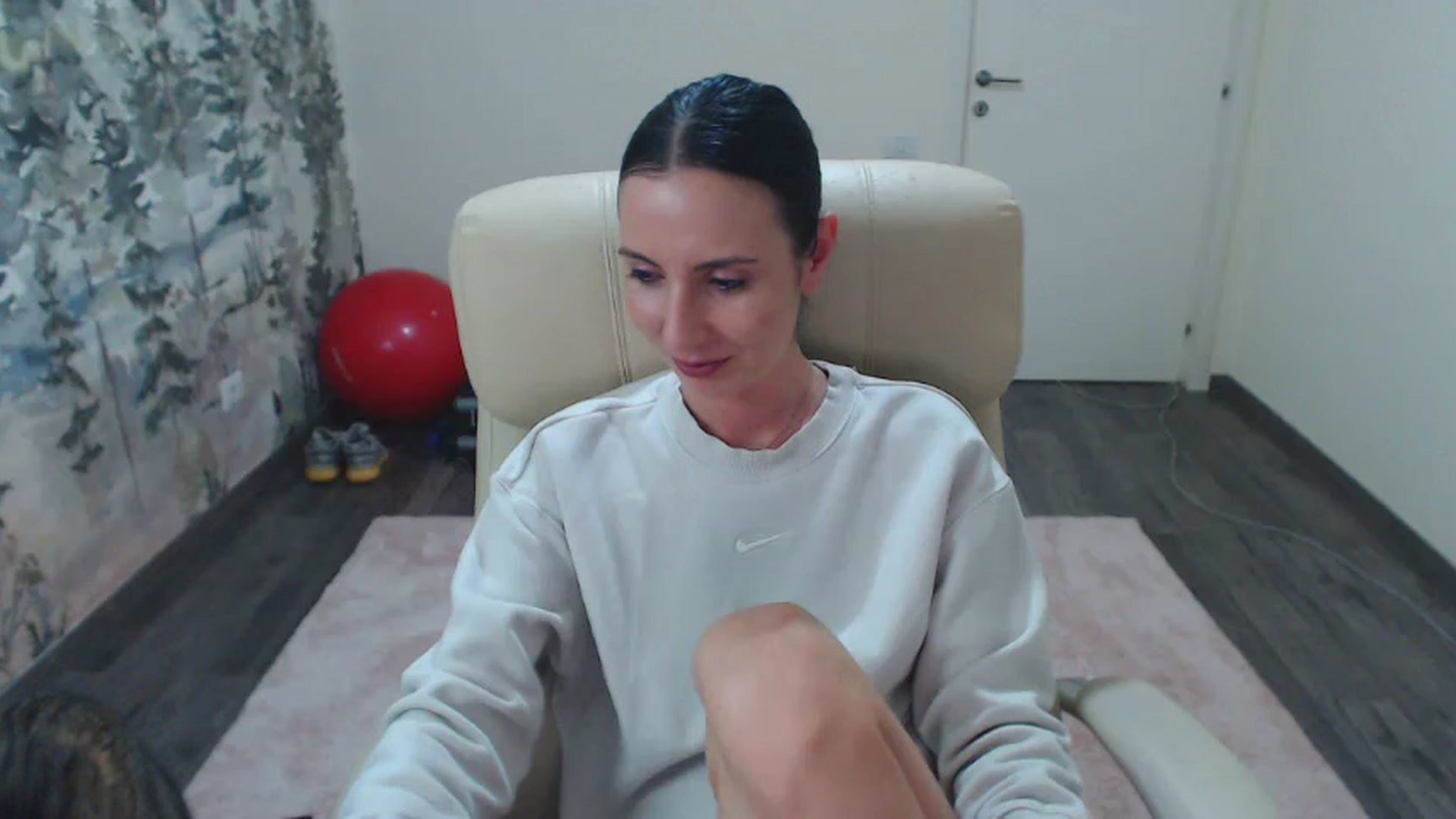 Gallery image thumbnail from NerdyDexter's myfreecams stream on, 05/05/2024, 18:52 image 8 of 20