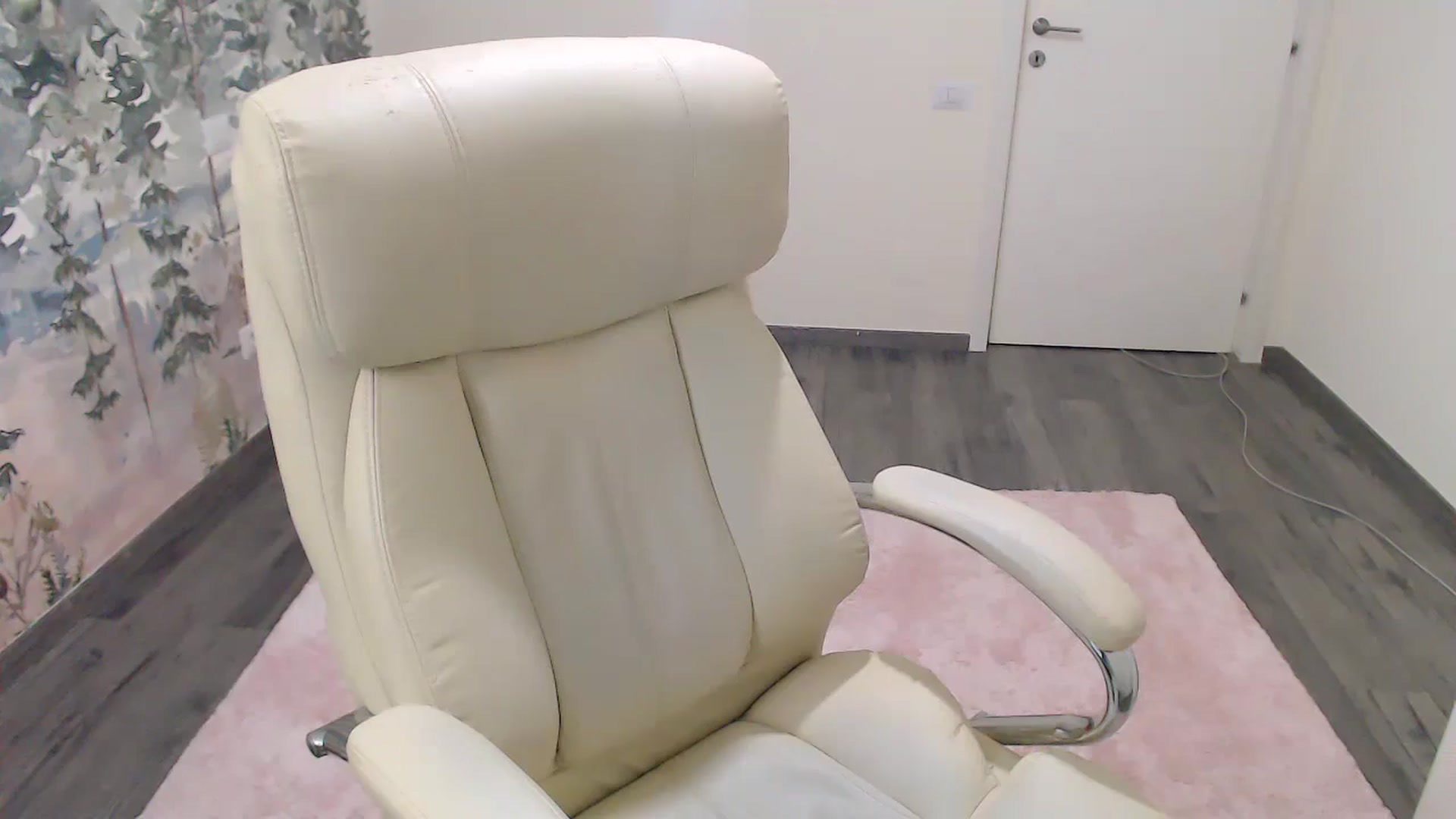 Gallery image thumbnail from NerdyDexter's myfreecams stream on, 06/17/2024, 19:06 image 15 of 20