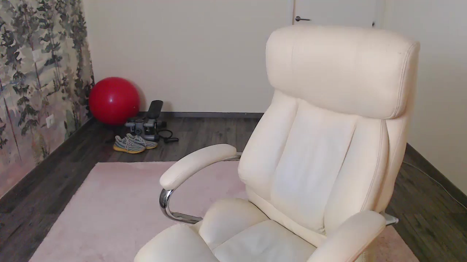 Gallery image thumbnail from NerdyDexter's myfreecams stream on, 09/17/2024, 18:58 image 1 of 20