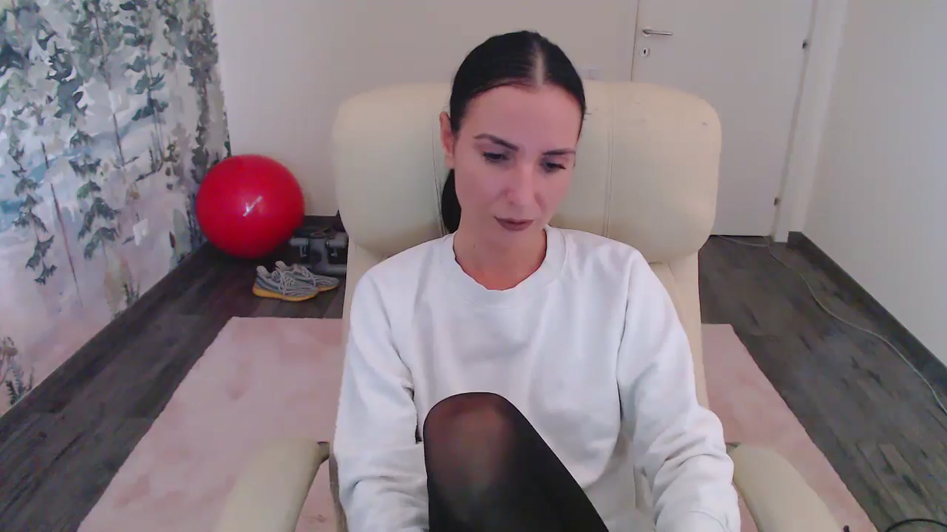 Gallery image thumbnail from NerdyDexter's myfreecams stream on, 10/06/2024, 11:25 image 20 of 20