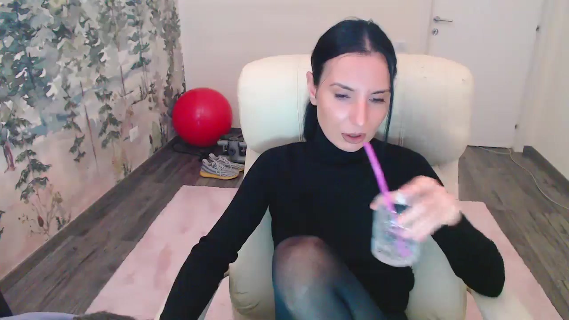 Gallery image thumbnail from NerdyDexter's myfreecams stream on, 10/10/2024, 08:16 image 12 of 20