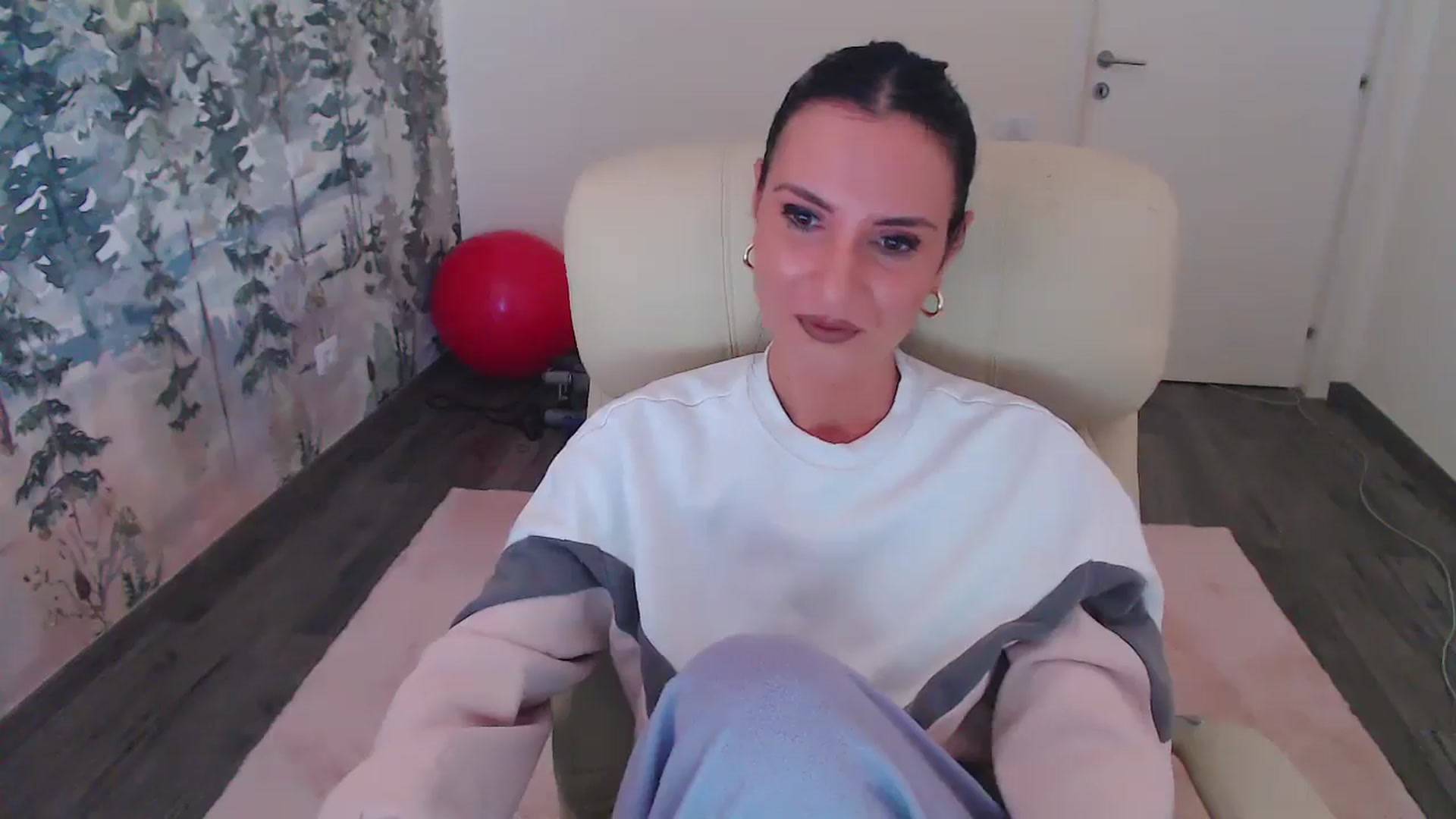 Gallery image thumbnail from NerdyDexter's myfreecams stream on, 10/11/2024, 09:23 image 19 of 20