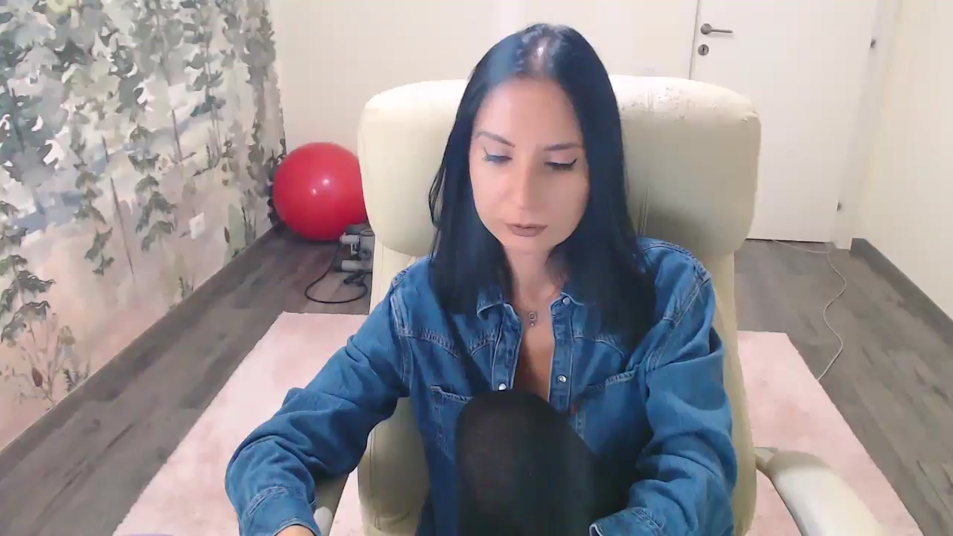 Gallery image thumbnail from NerdyDexter's myfreecams stream on, 11/01/2024, 16:58 image 5 of 20