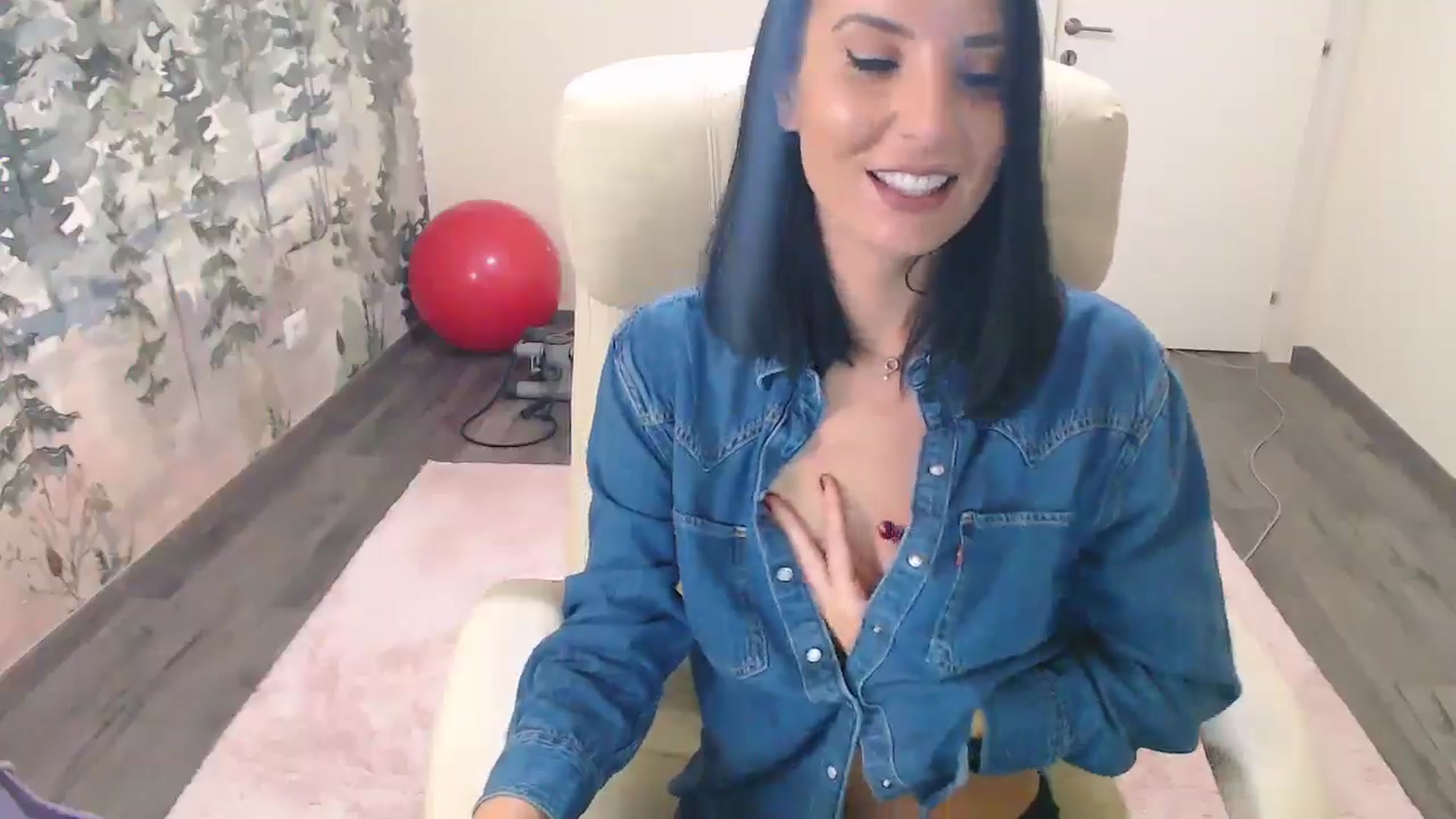 Gallery image thumbnail from NerdyDexter's myfreecams stream on, 11/01/2024, 19:27 image 12 of 20