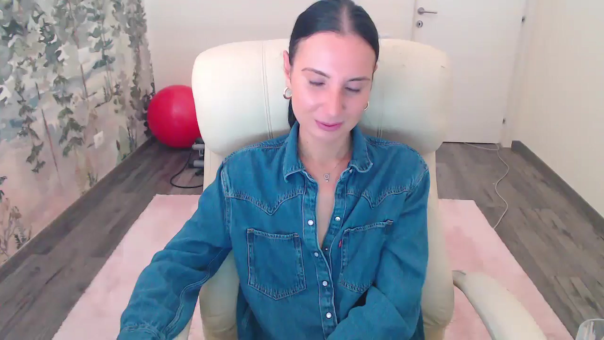 Gallery image thumbnail from NerdyDexter's myfreecams stream on, 11/05/2024, 10:53 image 5 of 20