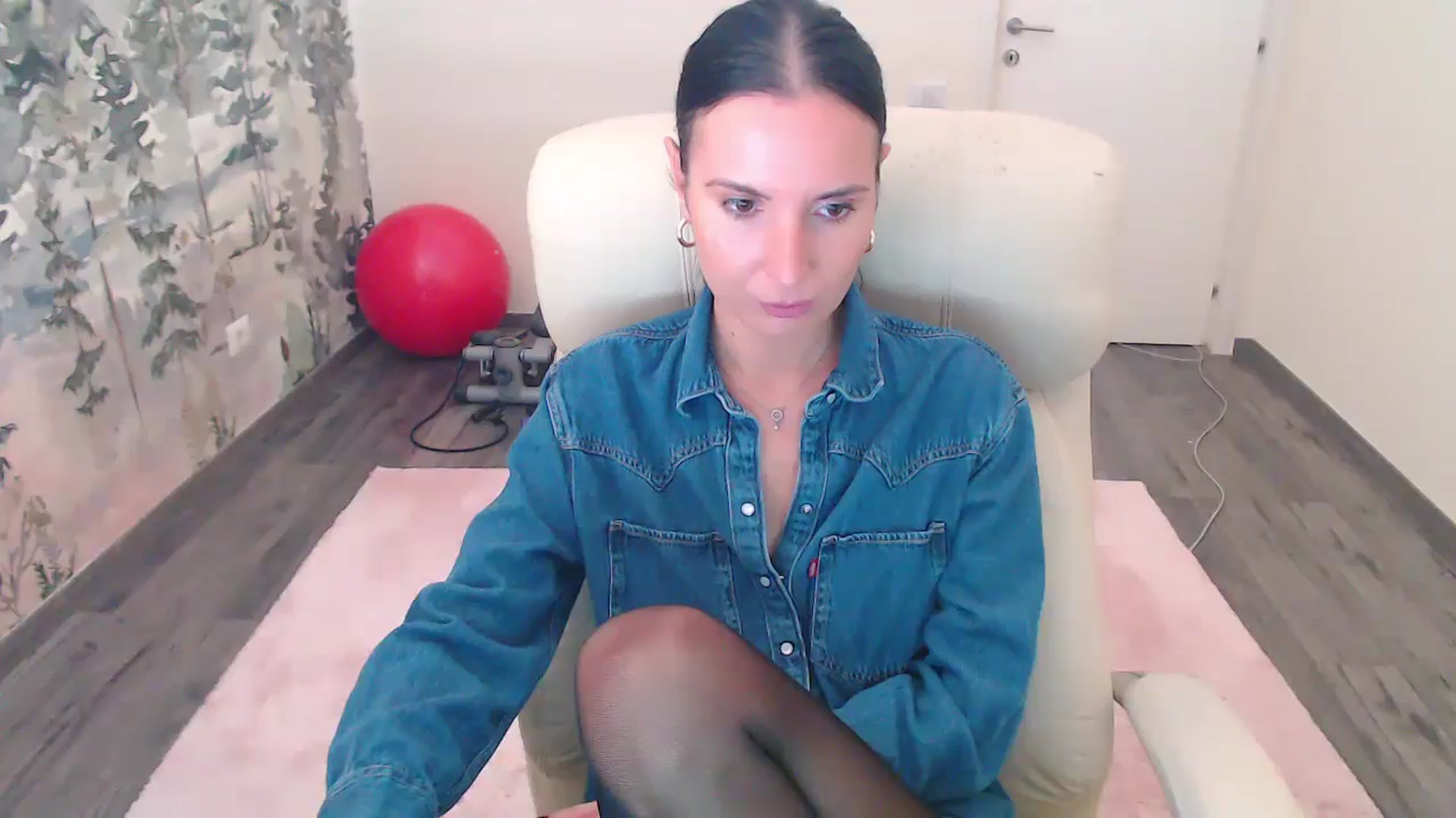Gallery image thumbnail from NerdyDexter's myfreecams stream on, 11/05/2024, 10:53 image 11 of 20