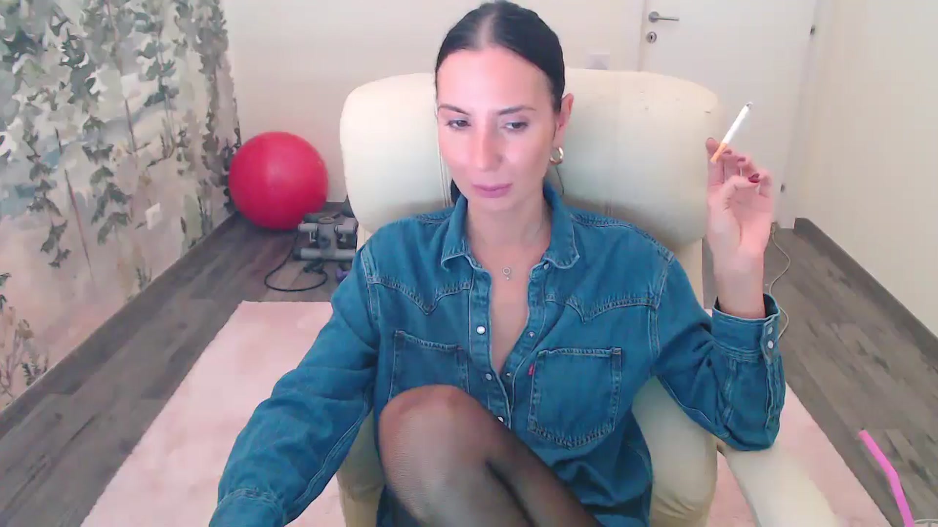 Gallery image thumbnail from NerdyDexter's myfreecams stream on, 11/05/2024, 10:53 image 12 of 20