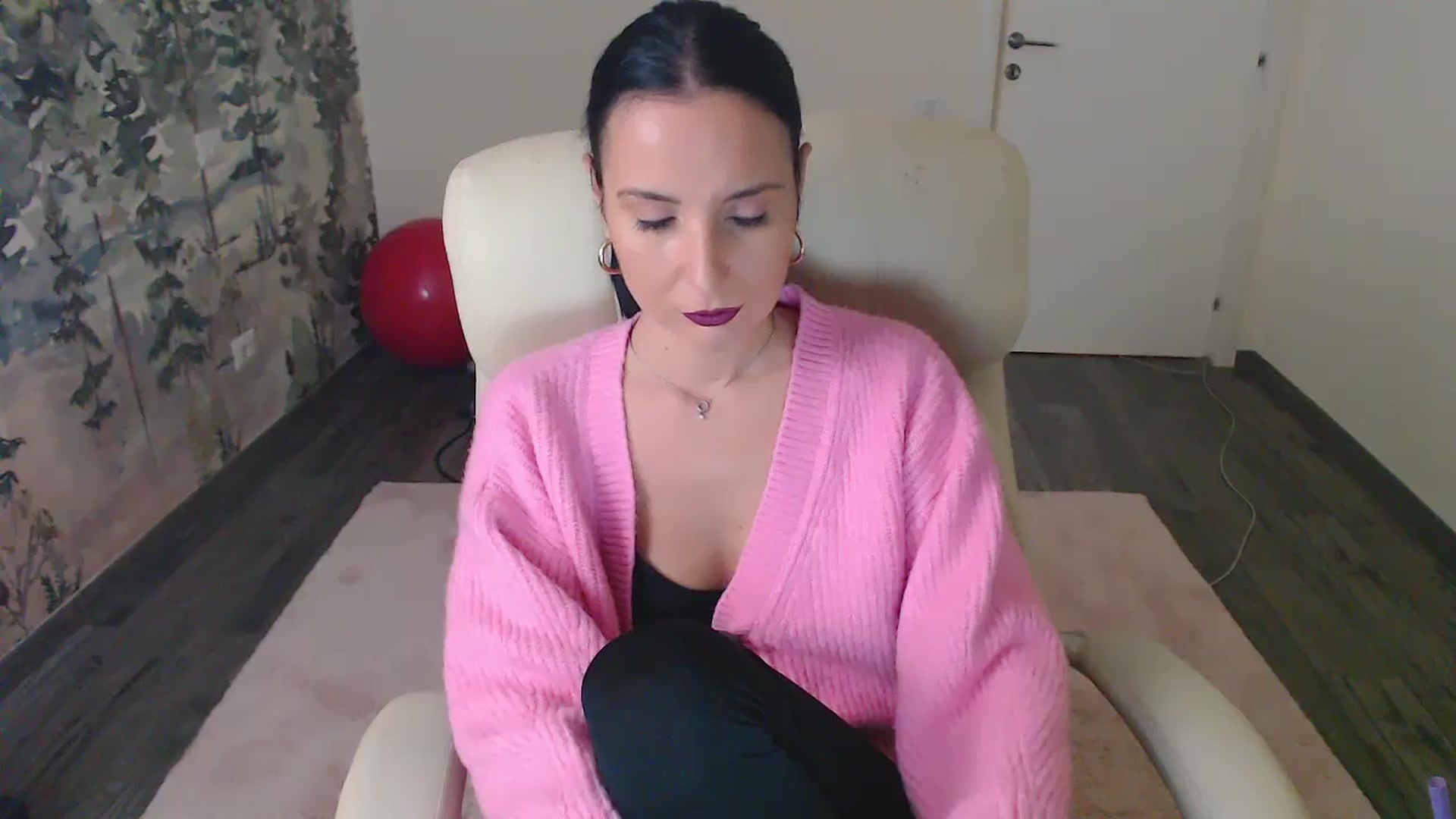 Gallery image thumbnail from NerdyDexter's myfreecams stream on, 11/12/2024, 19:47 image 16 of 20