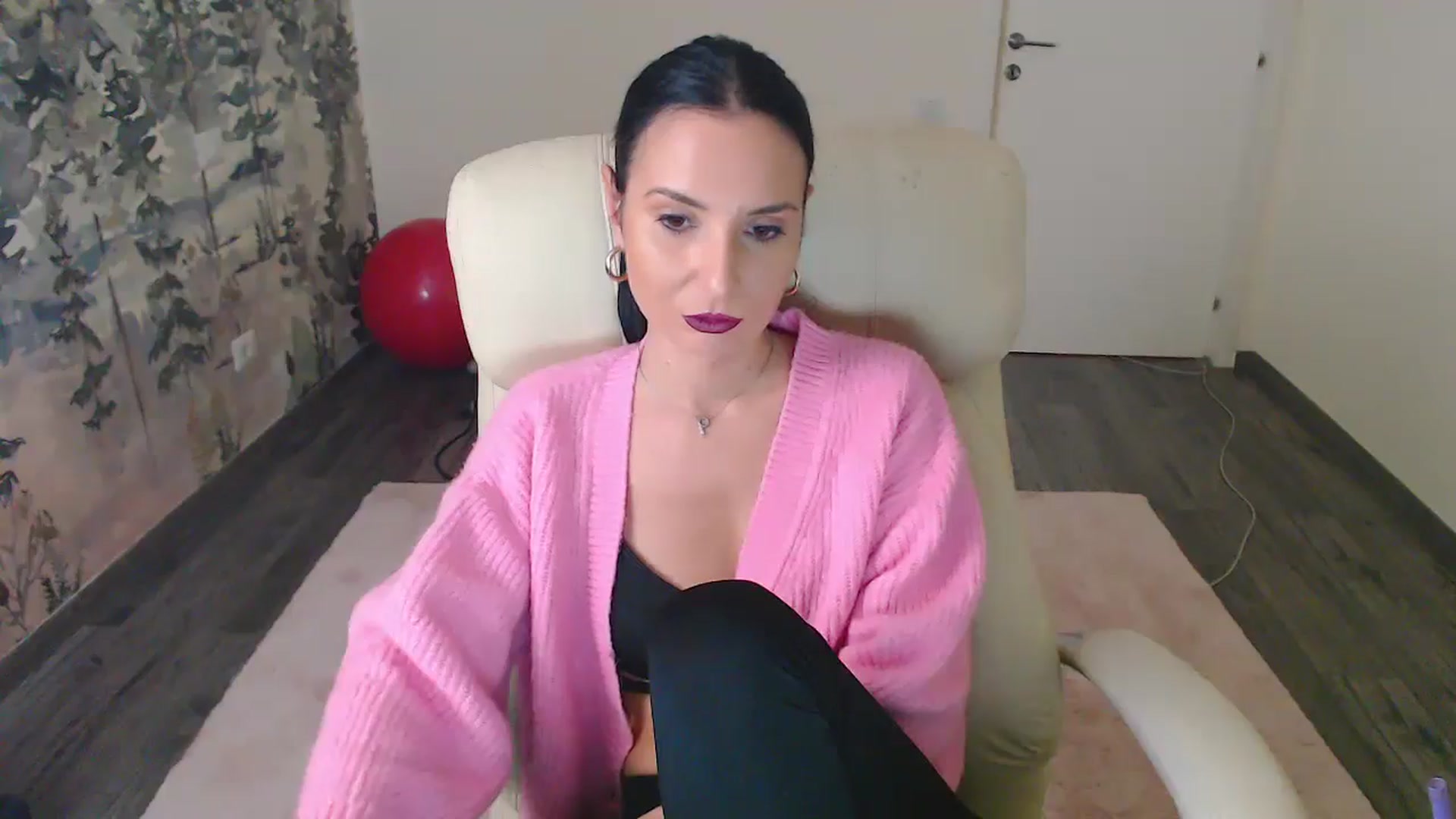 Gallery image thumbnail from NerdyDexter's myfreecams stream on, 11/12/2024, 19:47 image 18 of 20