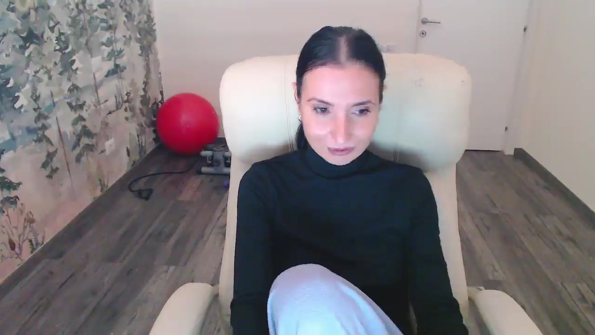 Gallery image thumbnail from NerdyDexter's myfreecams stream on, 12/14/2024, 11:21 image 5 of 20