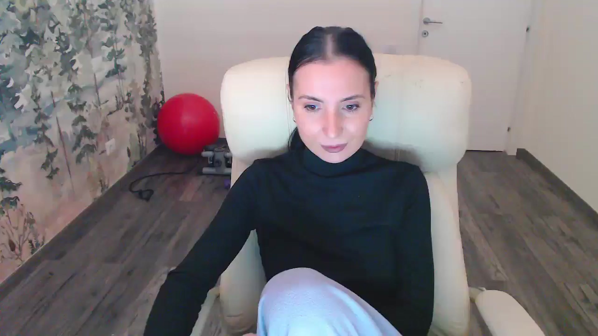 Gallery image thumbnail from NerdyDexter's myfreecams stream on, 12/14/2024, 11:21 image 3 of 20