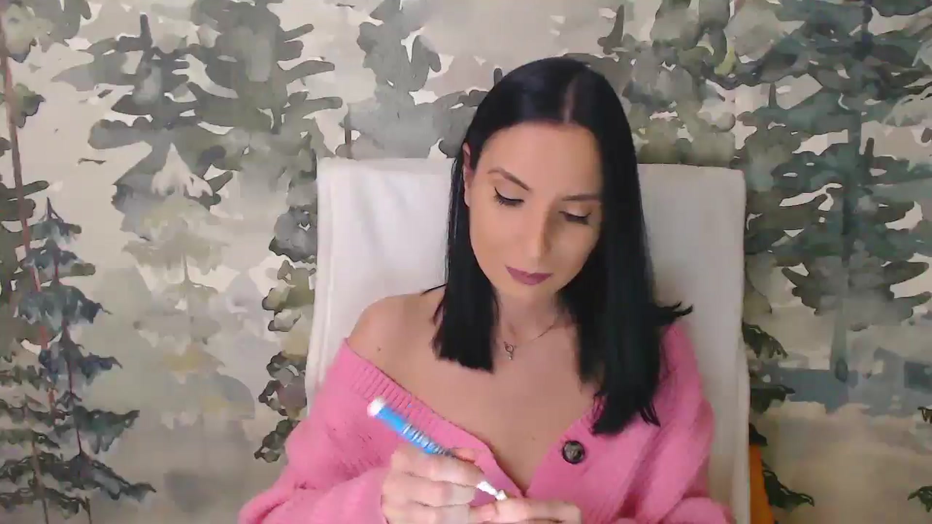 Gallery image thumbnail from NerdyDexter's myfreecams stream on, 12/21/2024, 14:48 image 18 of 20