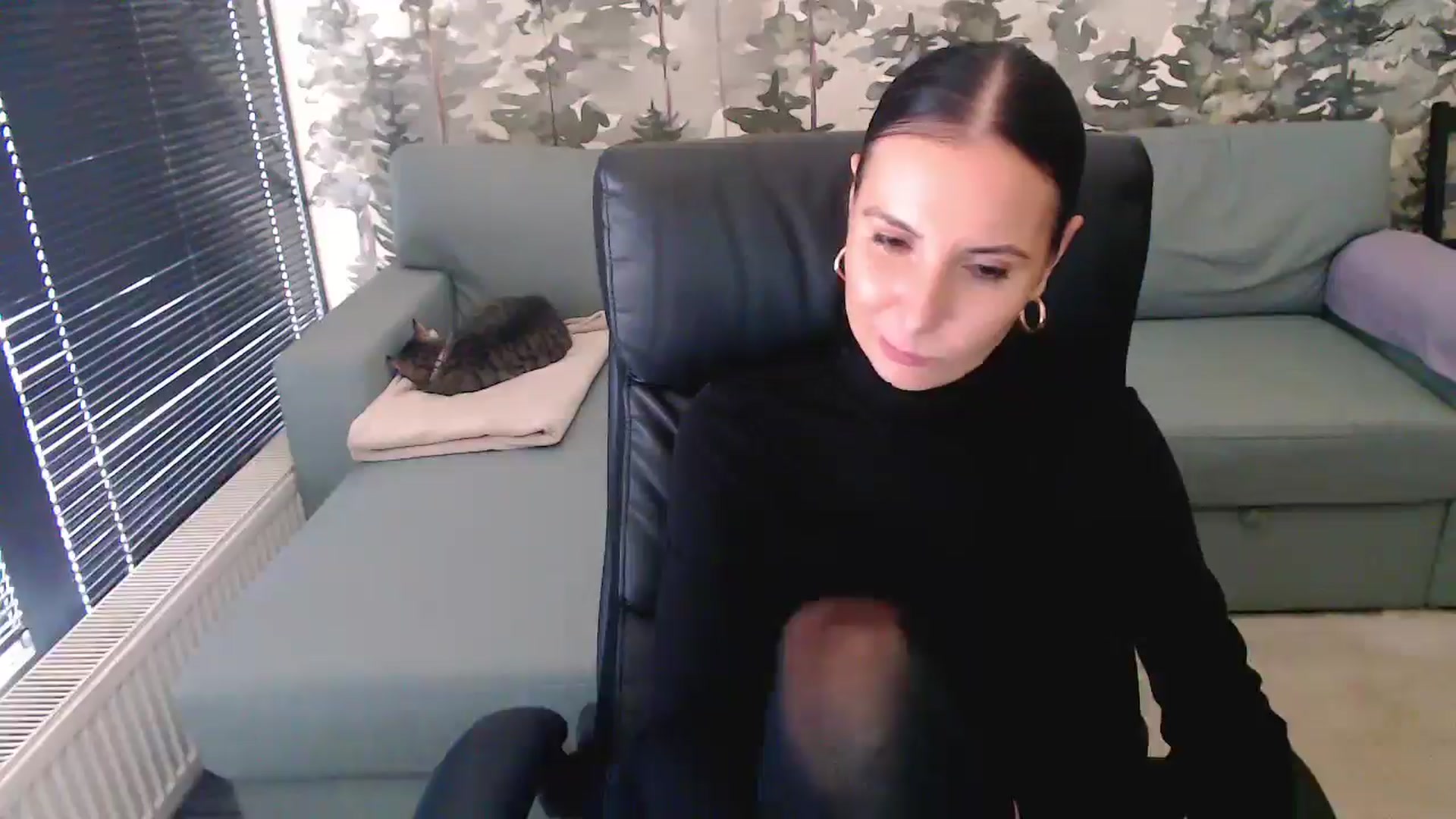 Gallery image thumbnail from NerdyDexter's myfreecams stream on, 10/18/2025, 12:16 image 10 of 20