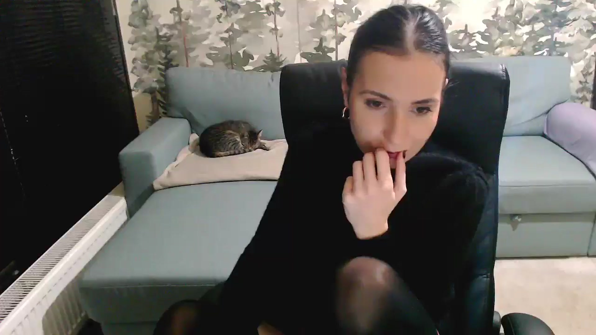 Gallery image thumbnail from NerdyDexter's myfreecams stream on, 12/15/2025, 17:15 image 15 of 20