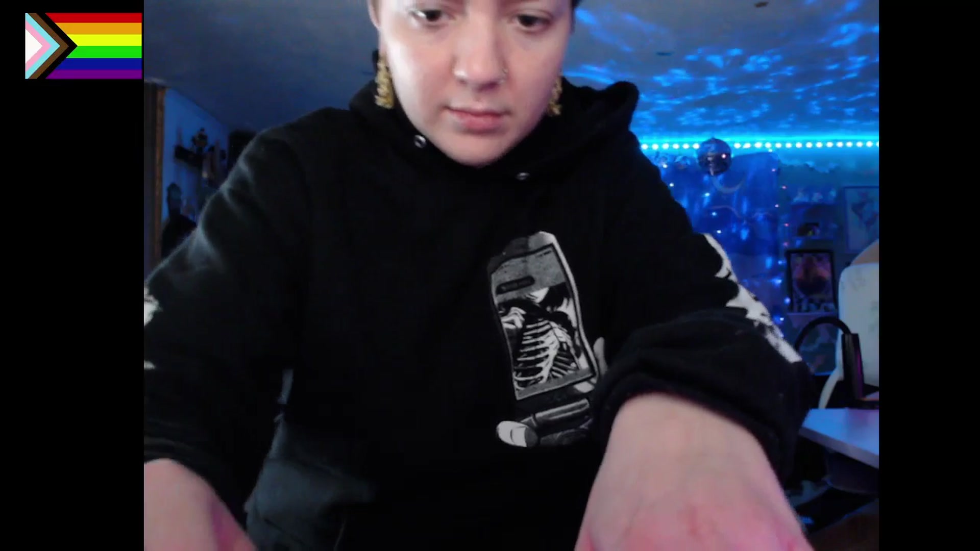 Gallery image thumbnail from NerdySuccubi's myfreecams stream on, 12/24/2025, 11:05 image 6 of 20