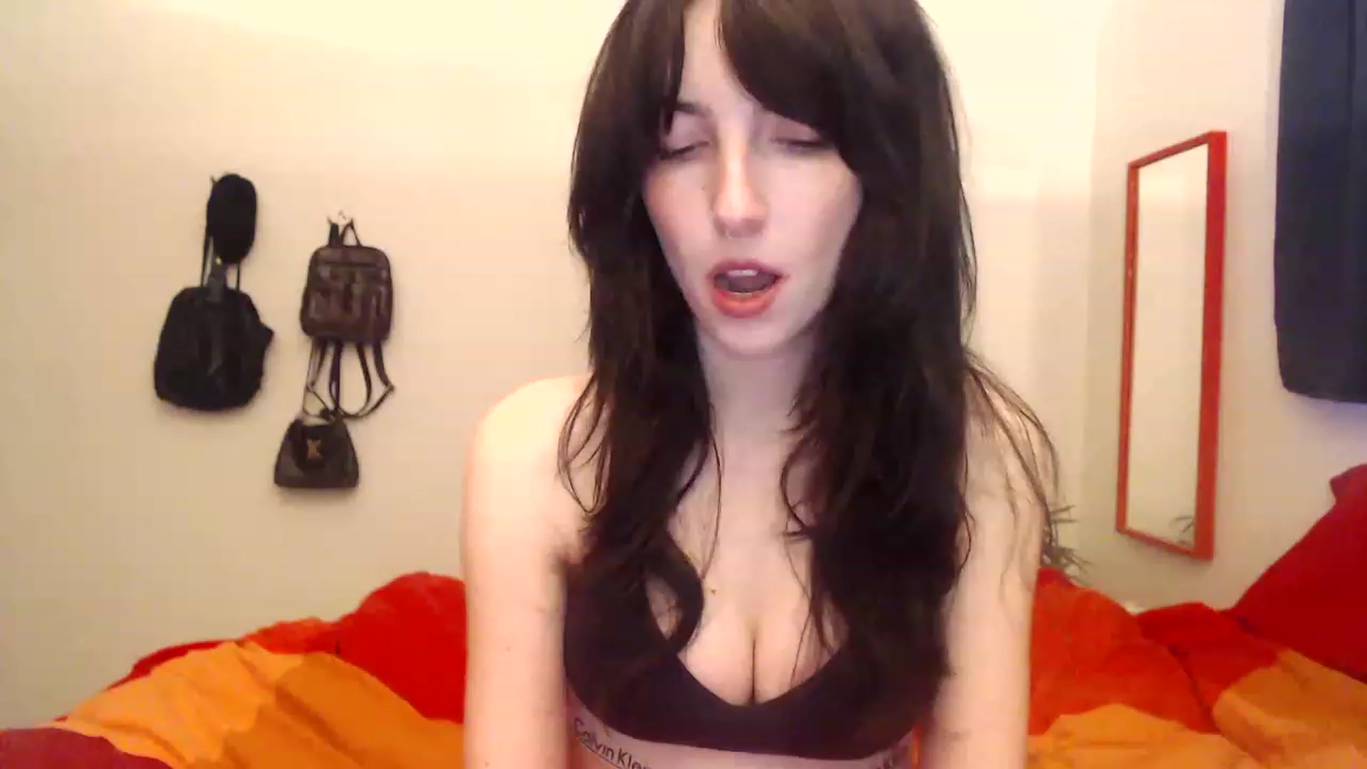 Gallery image thumbnail from NervousEzra's myfreecams stream on, 03/27/2023, 19:41 image 17 of 20