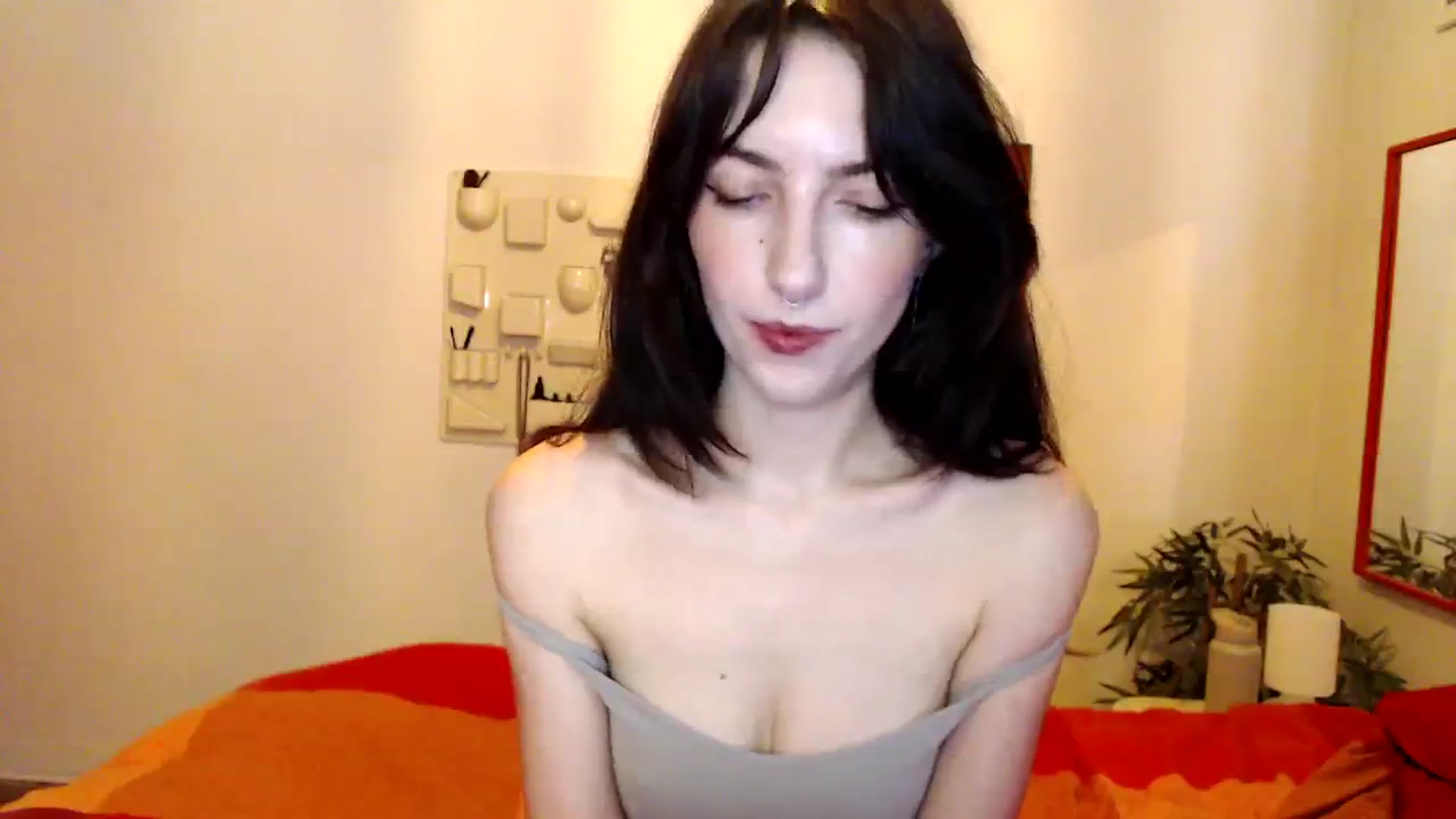 Gallery image thumbnail from NervousEzra's myfreecams stream on, 08/16/2023, 19:52 image 3 of 20
