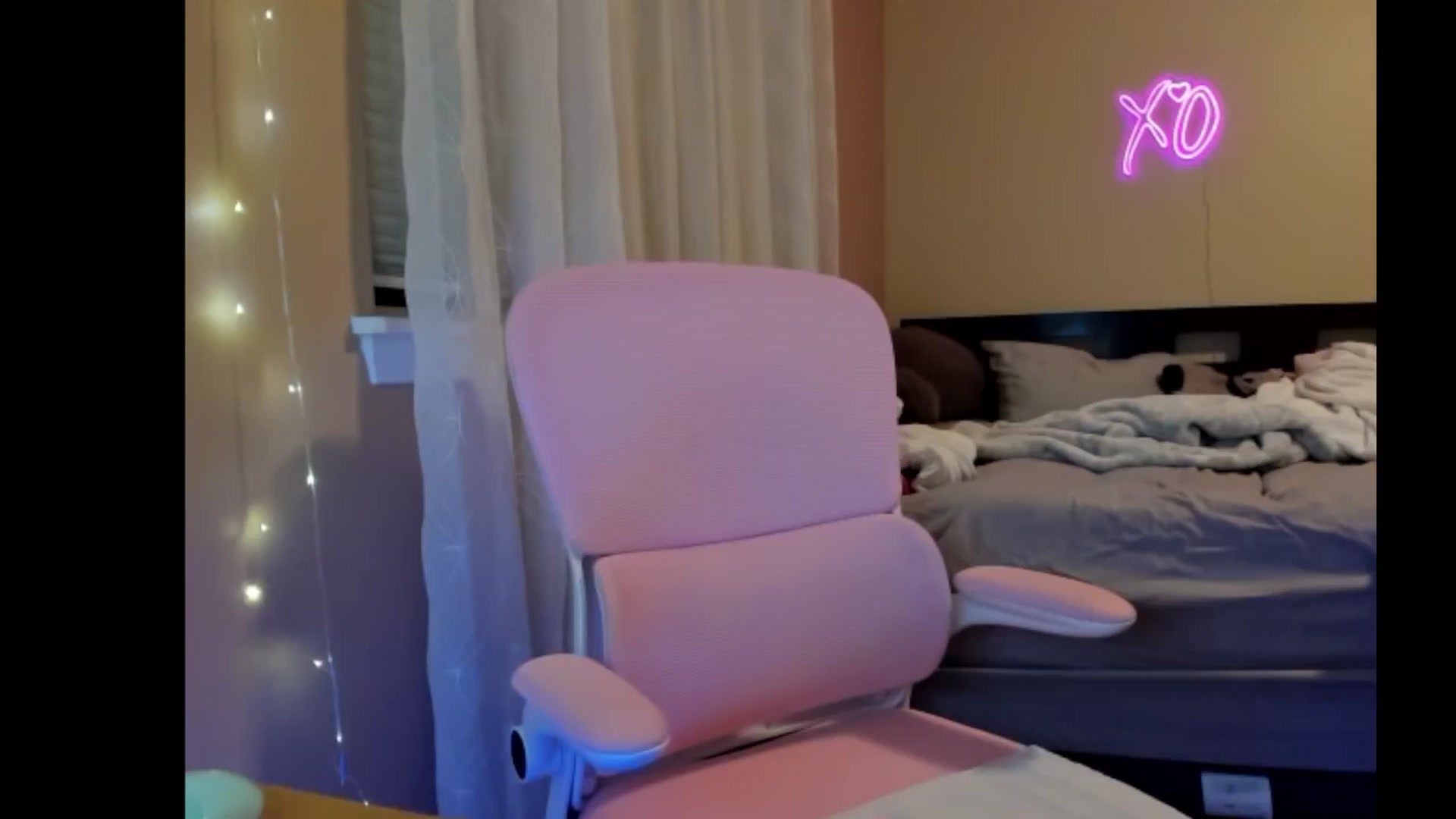 Gallery image thumbnail from NesaValentine's myfreecams stream on, 01/18/2025, 11:37 image 11 of 20
