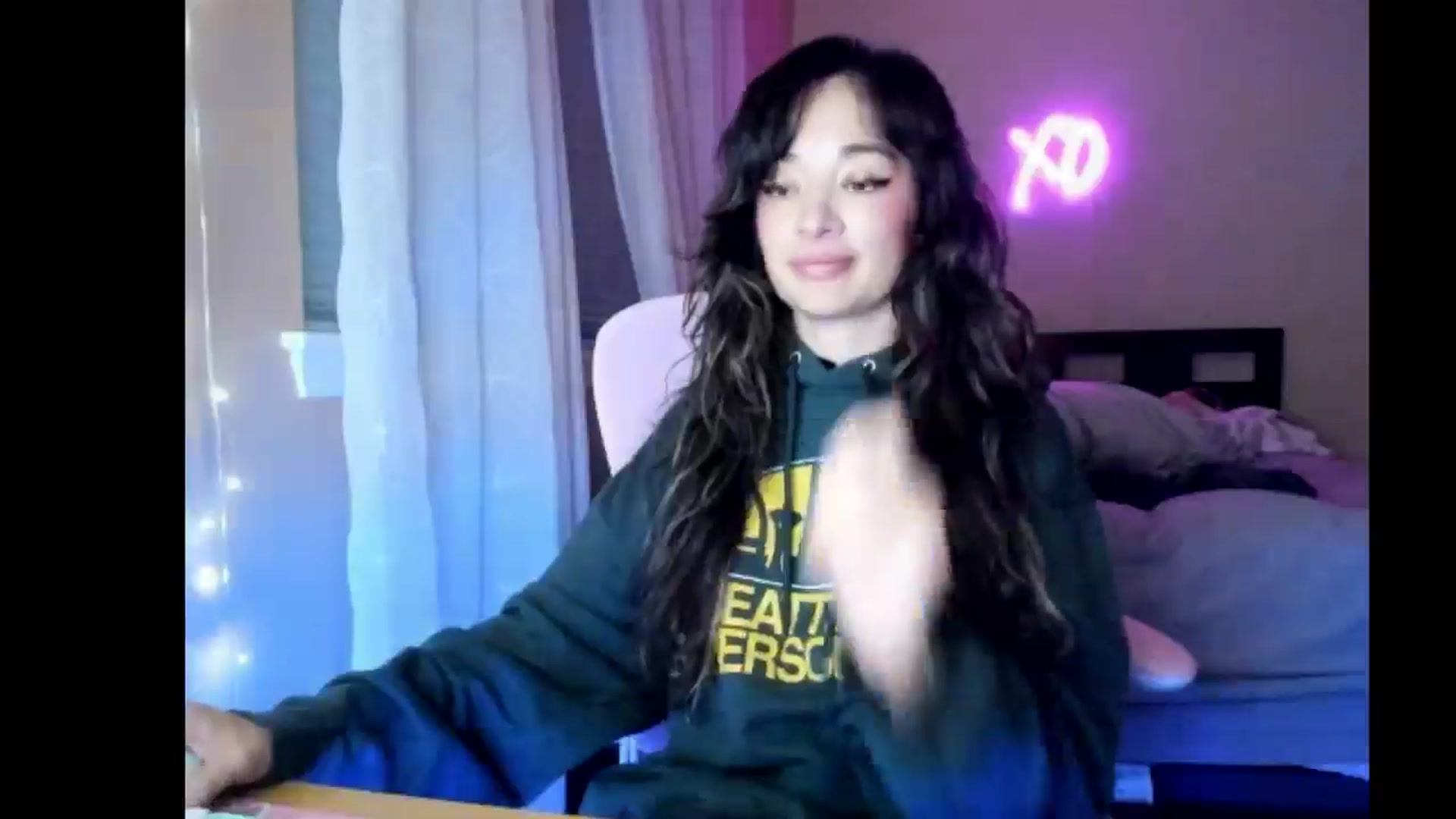 Gallery image thumbnail from NesaValentine's myfreecams stream on, 01/31/2025, 11:10 image 11 of 20