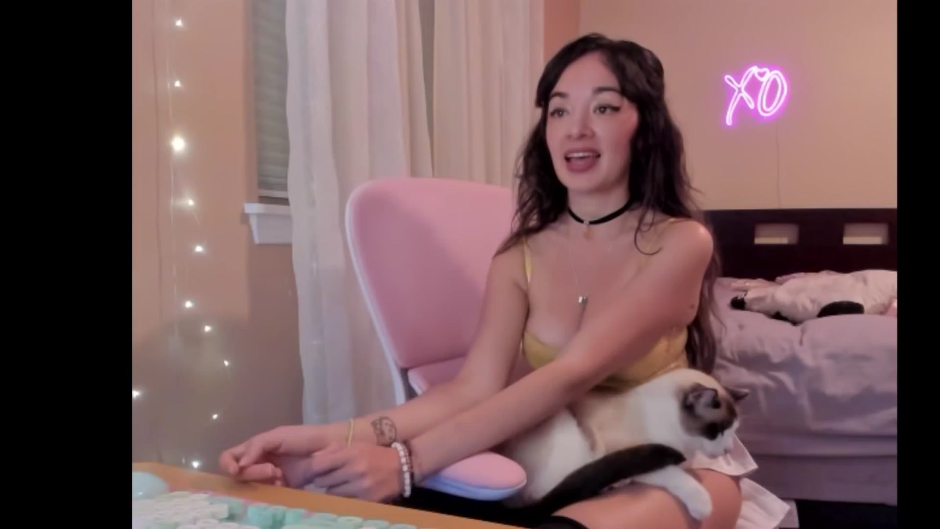 Gallery image thumbnail from NesaValentine's myfreecams stream on, 02/28/2025, 09:34 image 9 of 20
