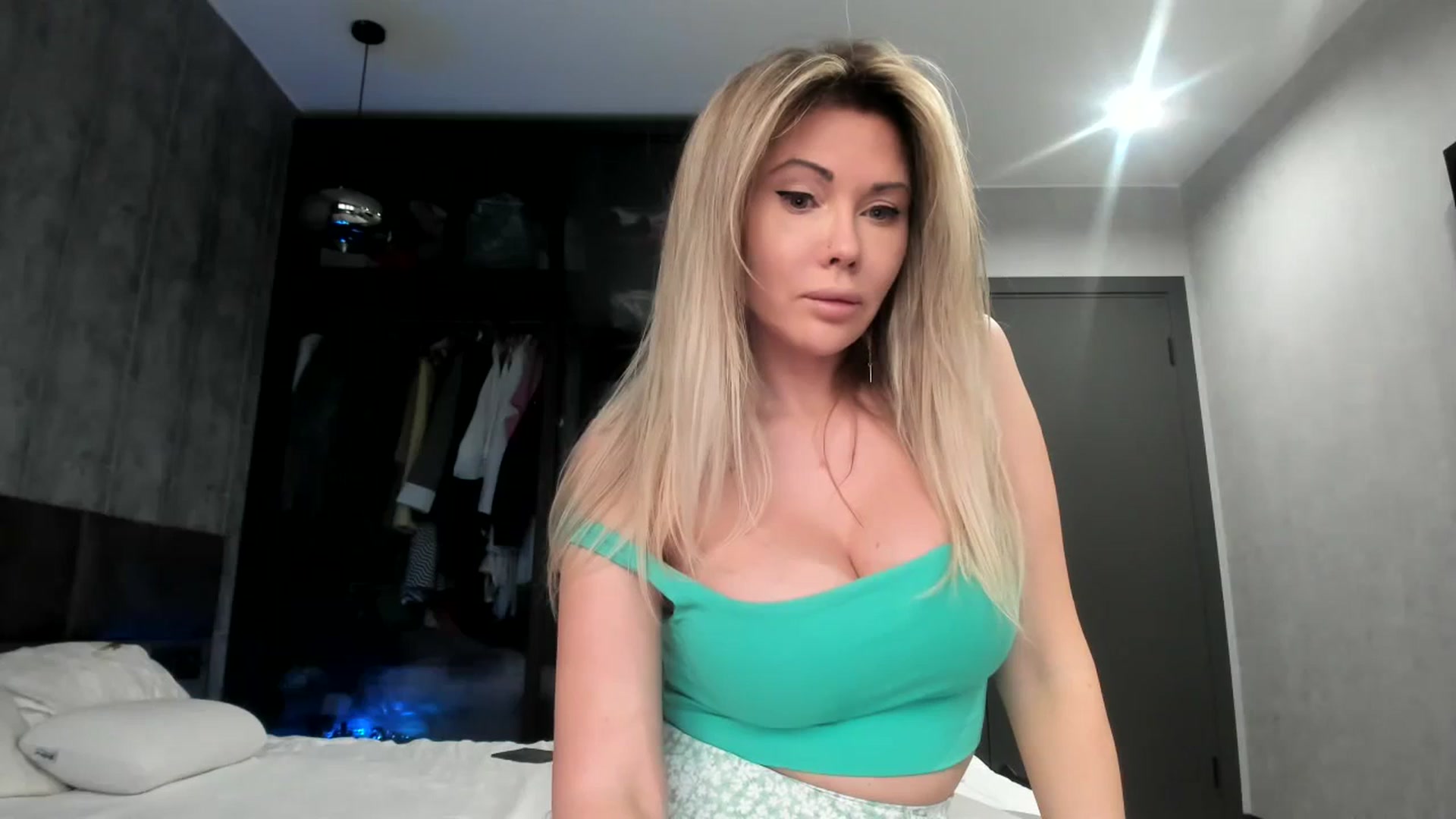 Gallery image thumbnail from Nesquikim's myfreecams stream on, 01/13/2024, 09:13 image 3 of 20