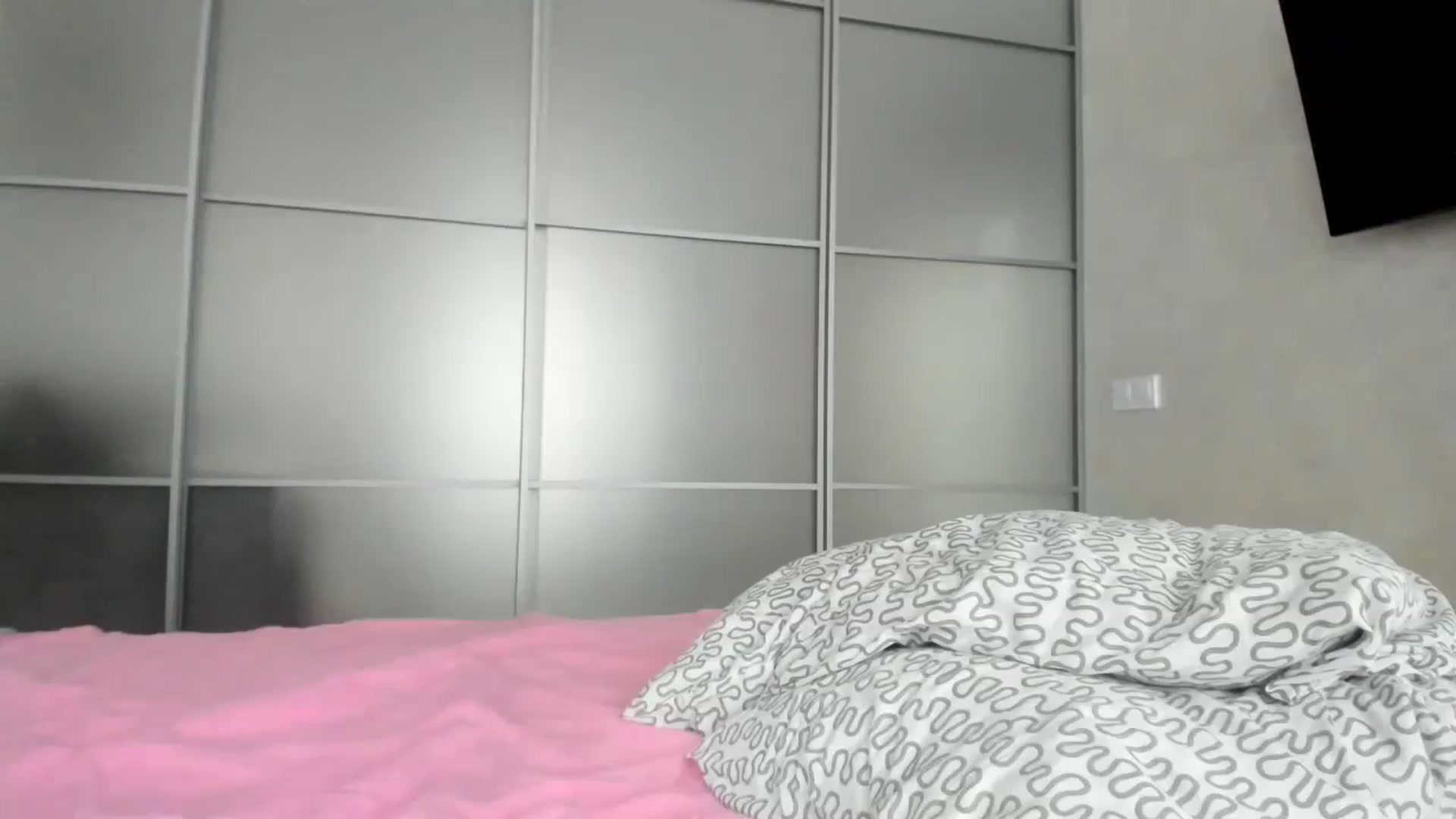 Gallery image thumbnail from Nesquikim's myfreecams stream on, 02/18/2024, 10:41 image 15 of 20