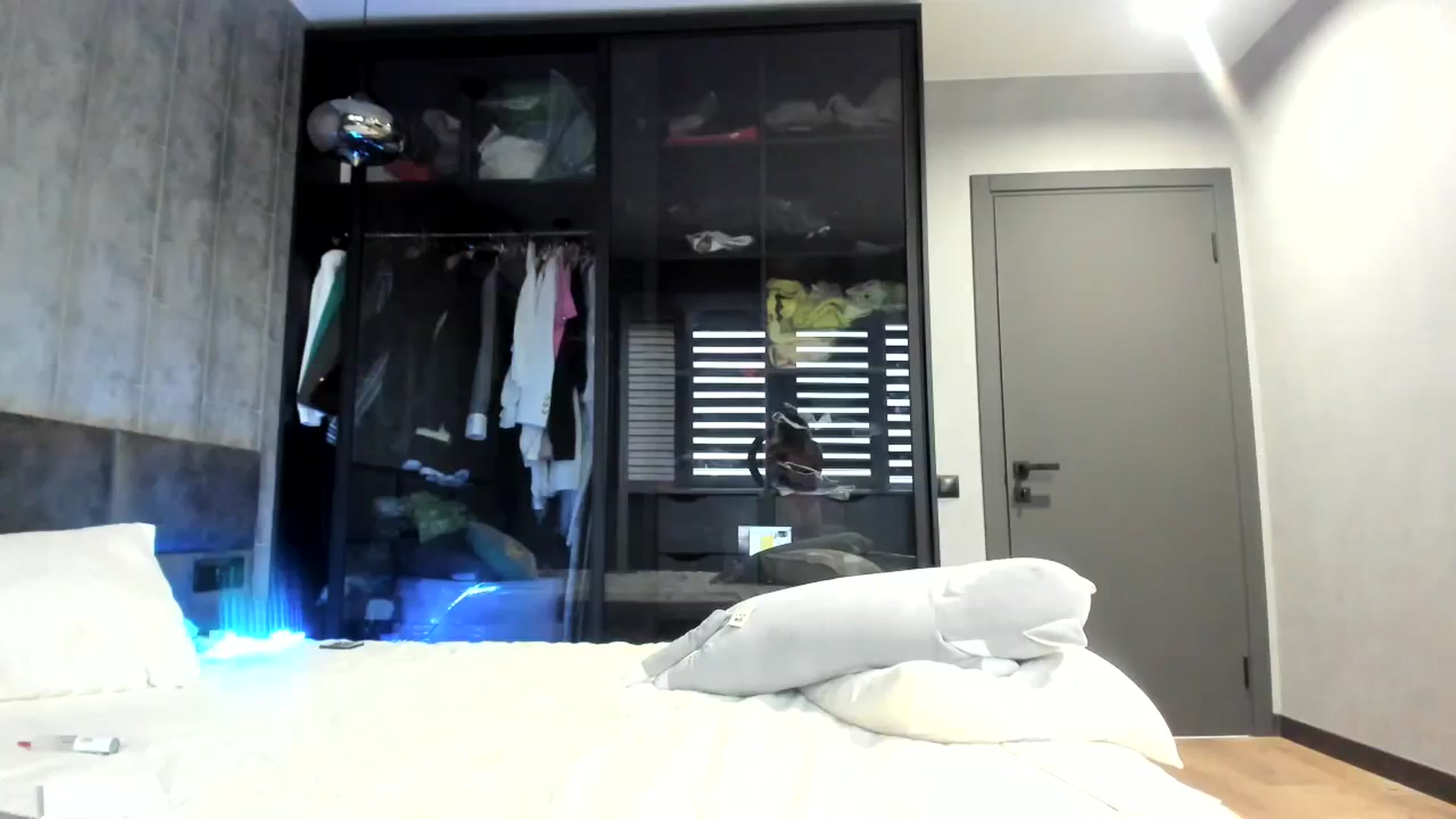 Gallery image thumbnail from Nesquikim's myfreecams stream on, 03/03/2024, 15:12 image 5 of 20