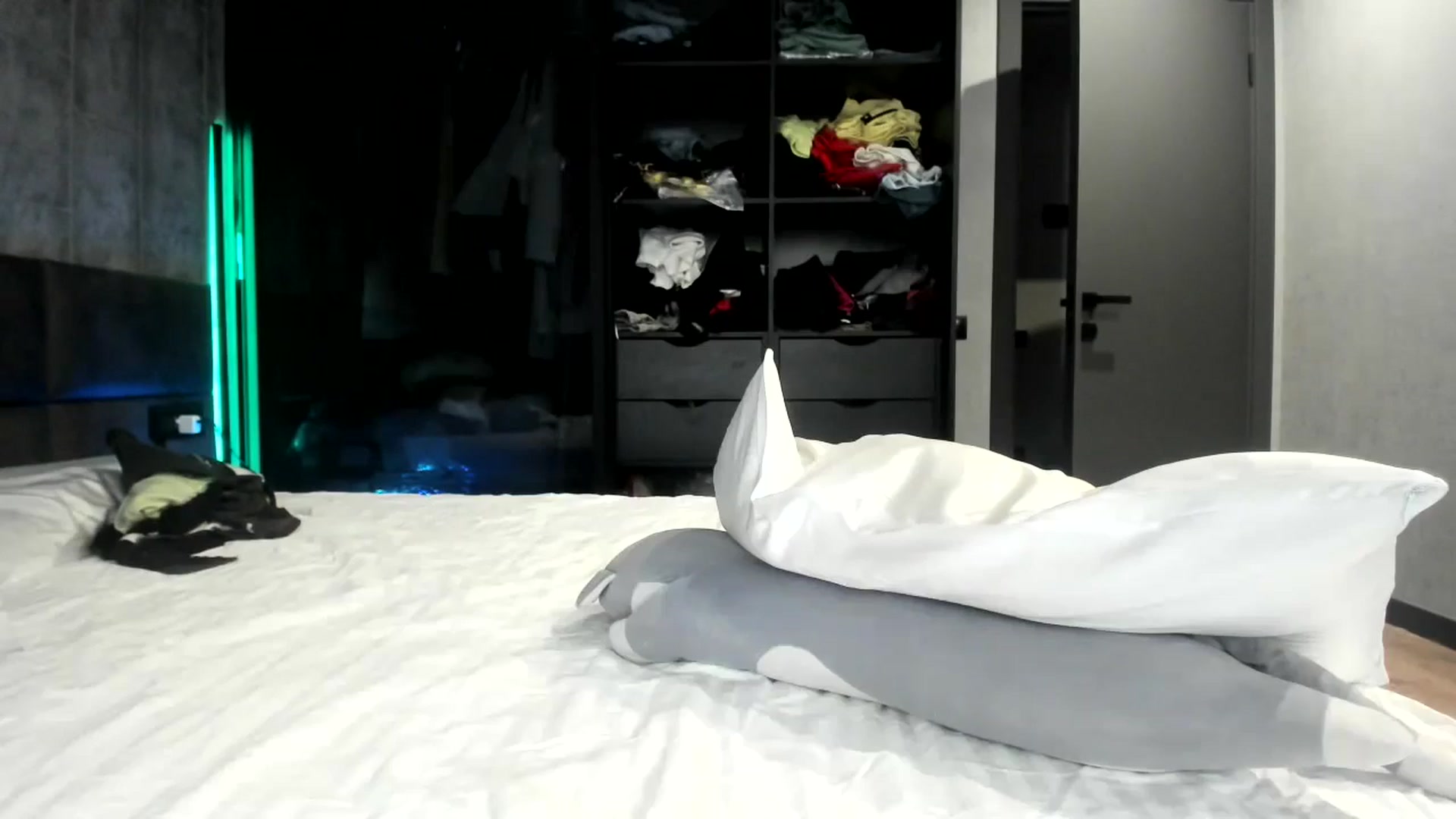 Gallery image thumbnail from Nesquikim's myfreecams stream on, 05/12/2024, 10:09 image 9 of 20