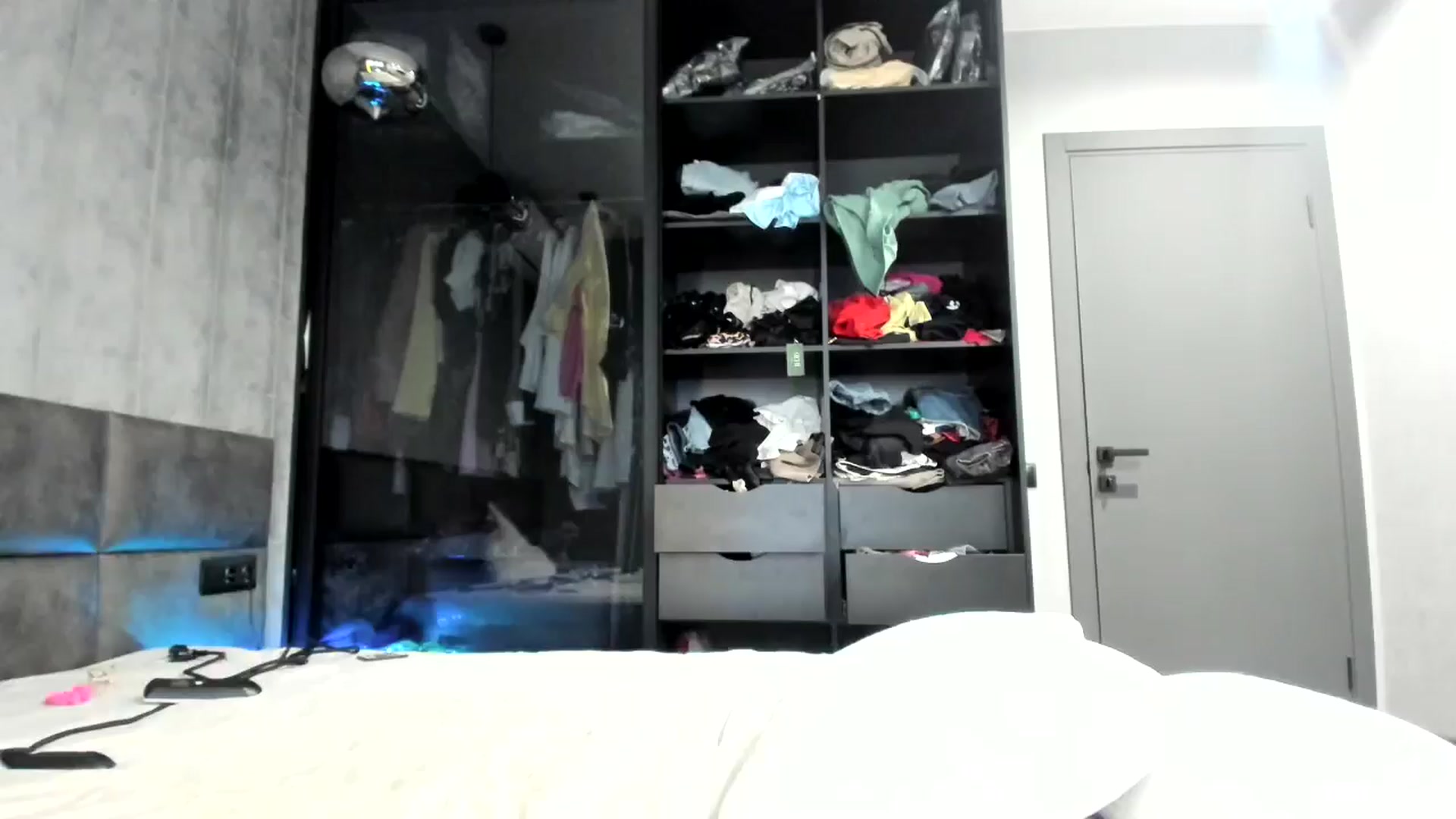 Gallery image thumbnail from Nesquikim's myfreecams stream on, 07/27/2024, 11:22 image 20 of 20