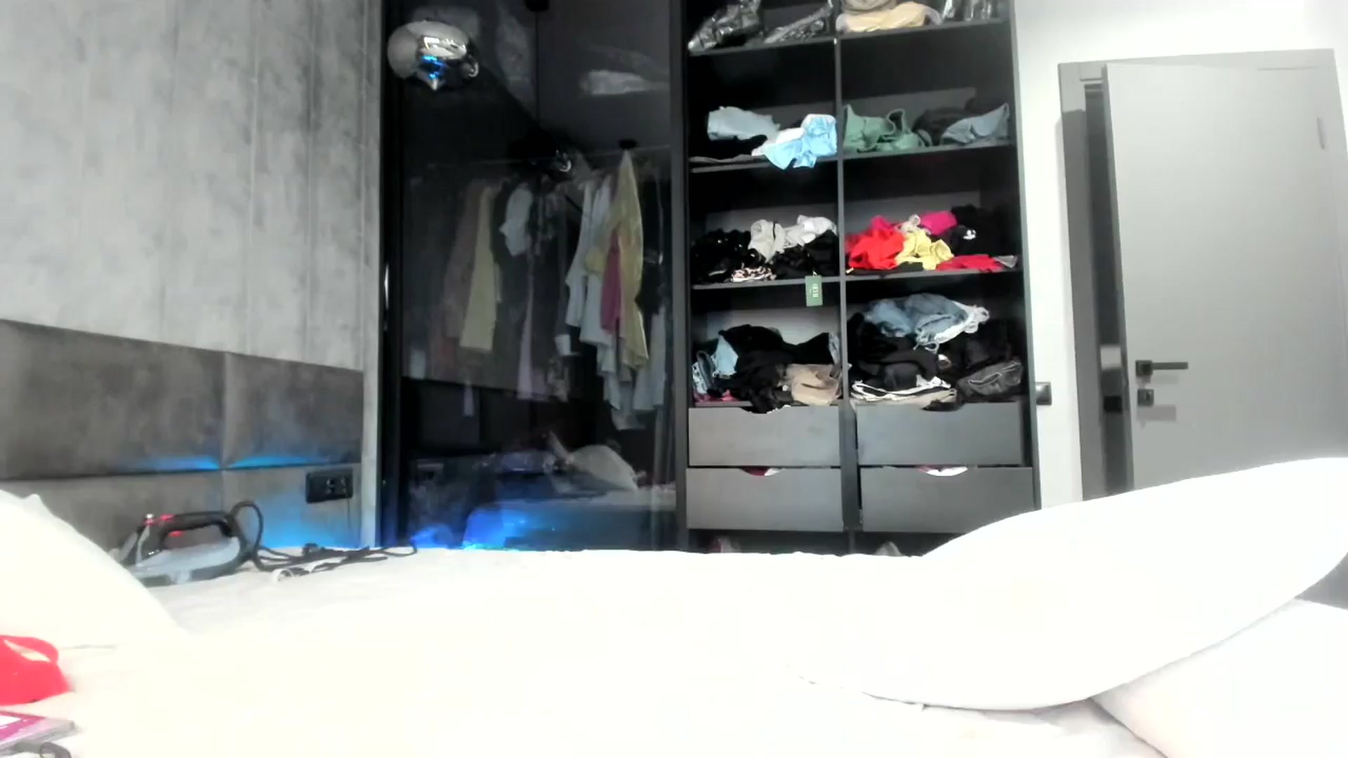 Gallery image thumbnail from Nesquikim's myfreecams stream on, 08/01/2024, 11:19 image 3 of 20