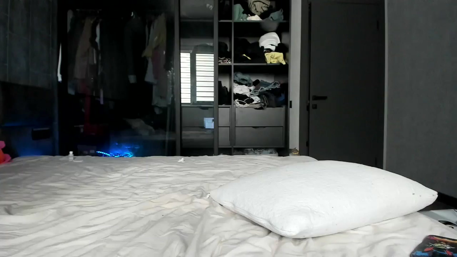 Gallery image thumbnail from Nesquikim's myfreecams stream on, 09/14/2024, 06:40 image 16 of 20