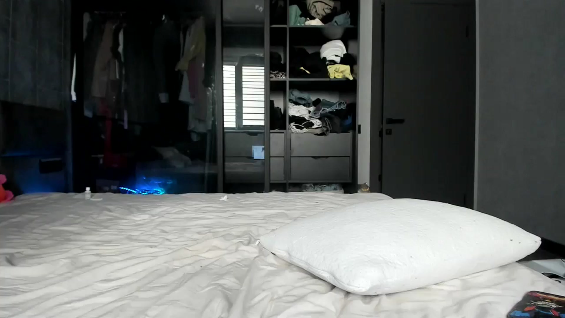 Gallery image thumbnail from Nesquikim's myfreecams stream on, 09/14/2024, 06:40 image 13 of 20