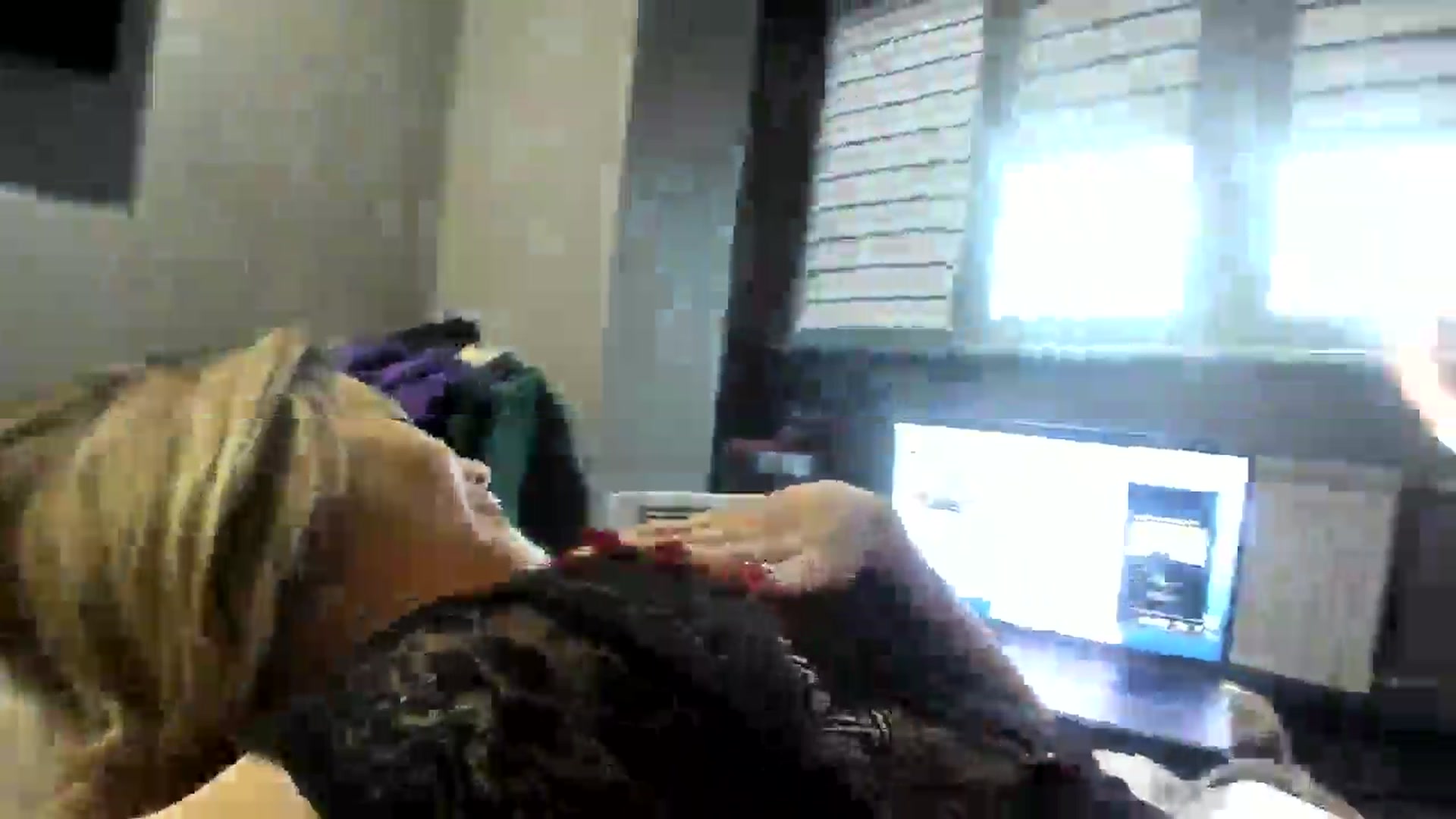 Gallery image thumbnail from Nesquikim's myfreecams stream on, 11/23/2024, 11:16 image 16 of 20