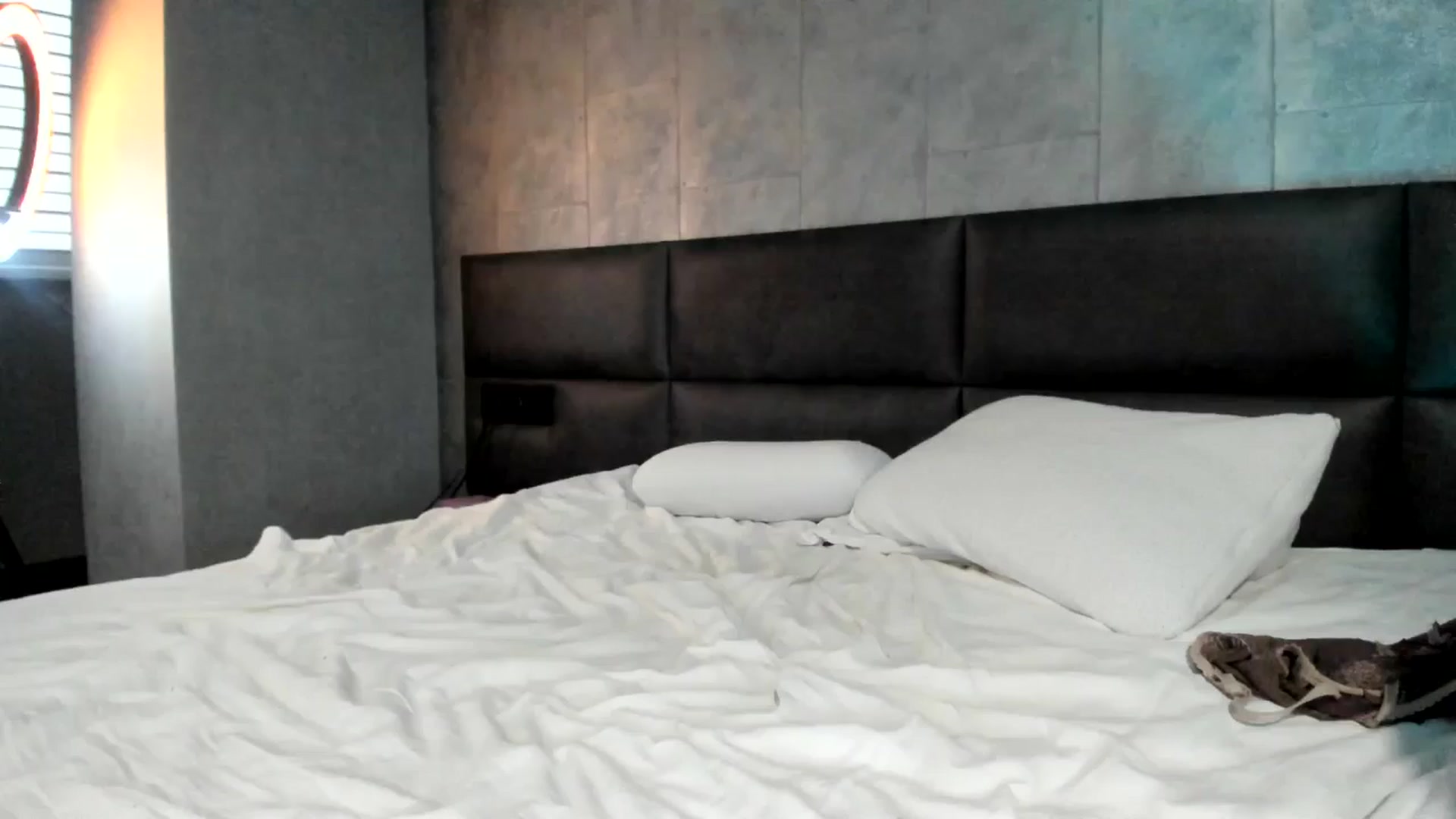 Gallery image thumbnail from Nesquikim's myfreecams stream on, 03/02/2025, 14:19 image 7 of 20