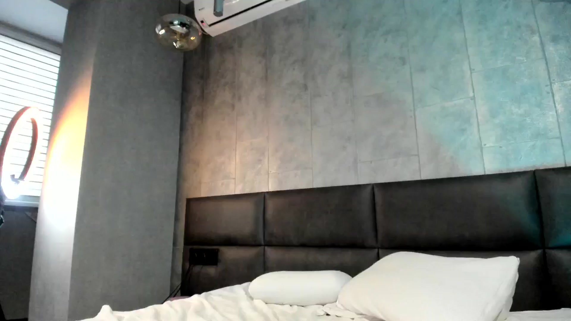 Gallery image thumbnail from Nesquikim's myfreecams stream on, 03/02/2025, 14:19 image 12 of 20