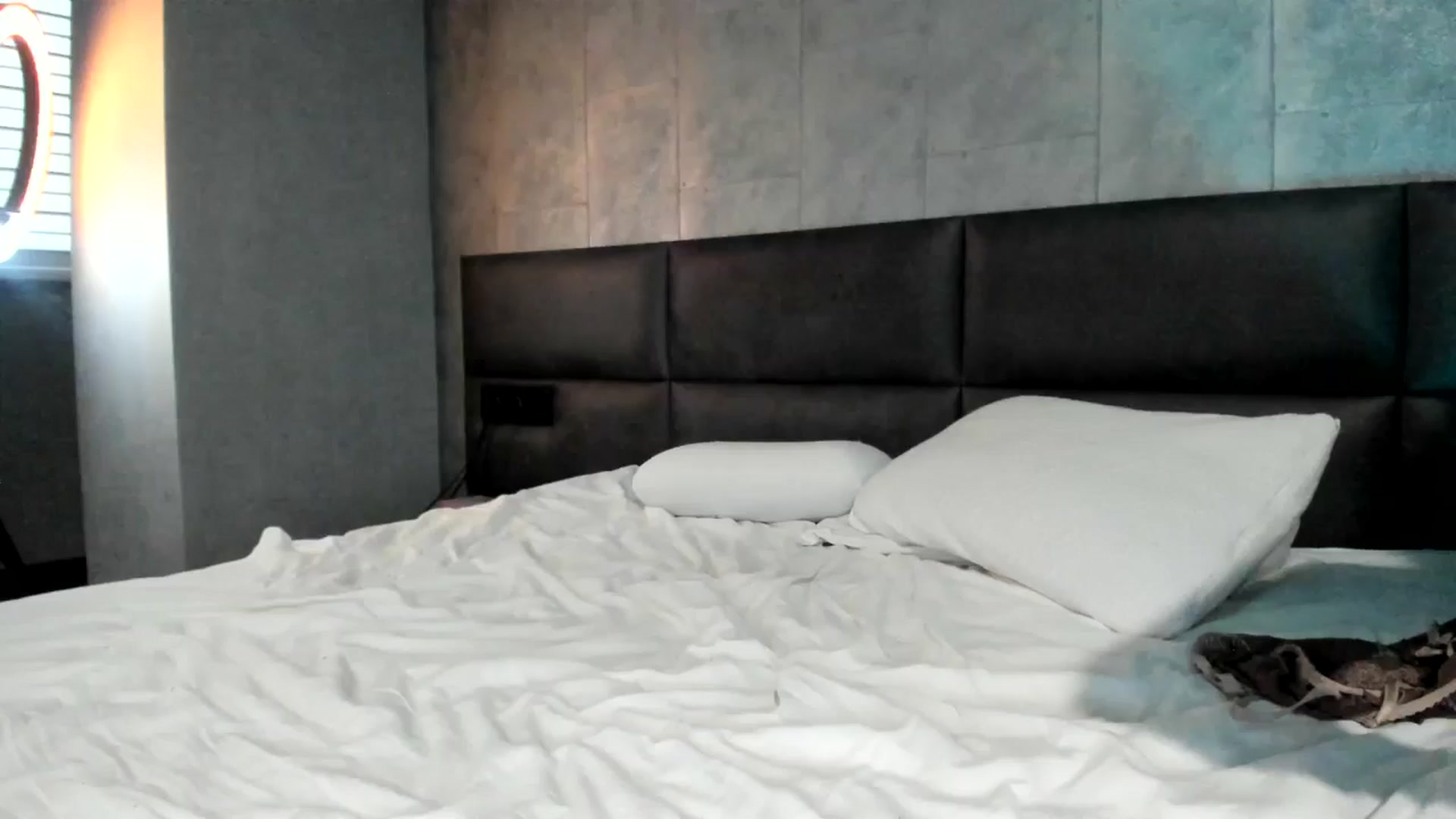 Gallery image thumbnail from Nesquikim's myfreecams stream on, 03/02/2025, 14:19 image 8 of 20
