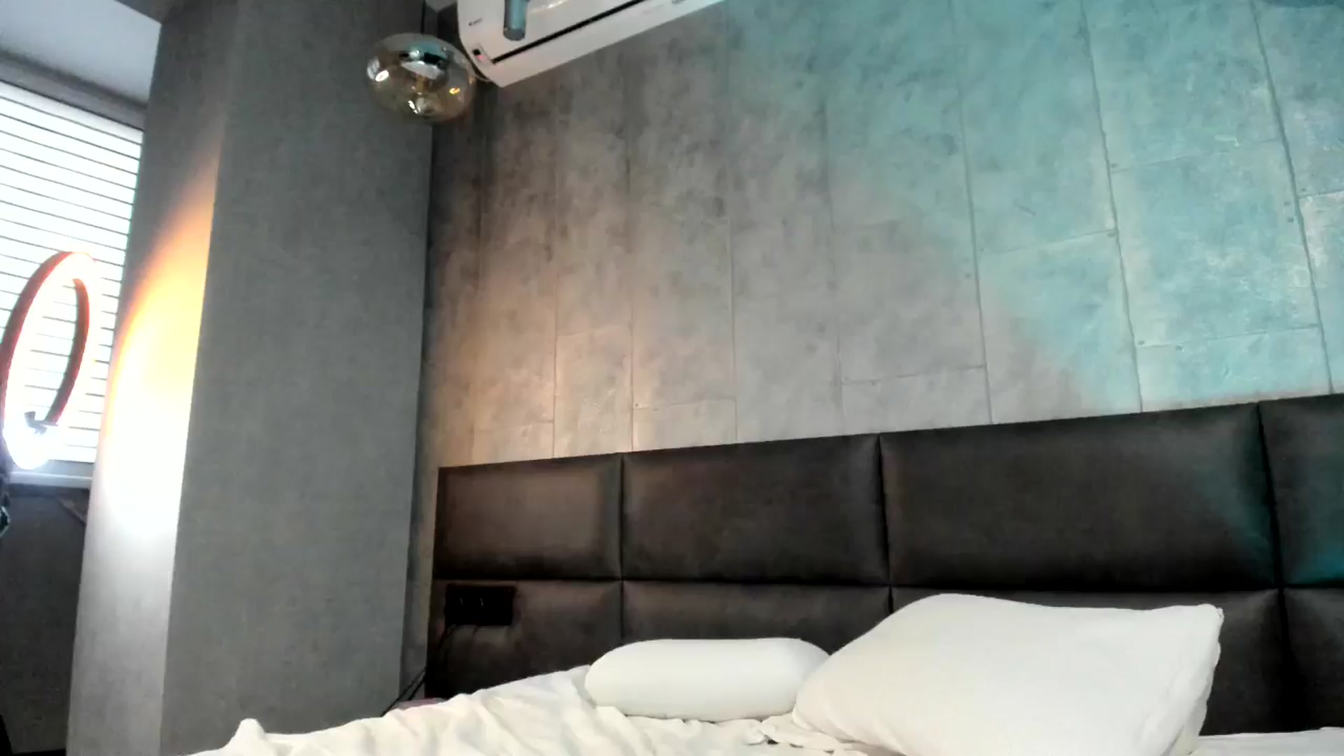 Gallery image thumbnail from Nesquikim's myfreecams stream on, 03/02/2025, 14:19 image 15 of 20