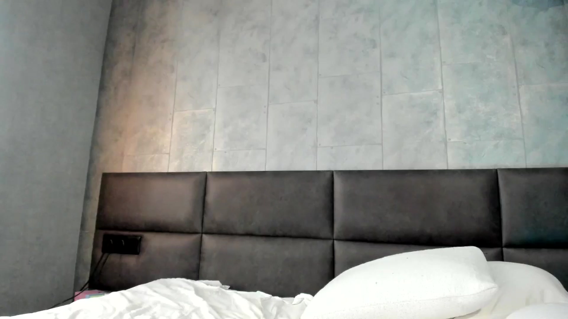 Gallery image thumbnail from Nesquikim's myfreecams stream on, 03/08/2025, 09:54 image 18 of 20