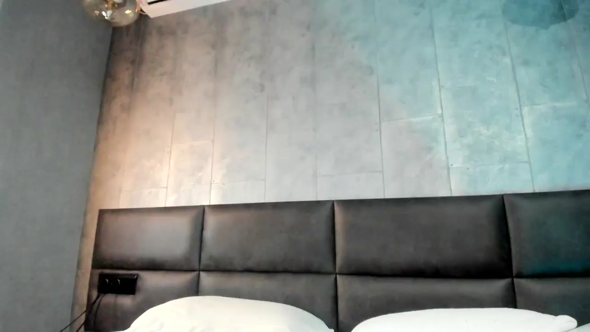 Gallery image thumbnail from Nesquikim's myfreecams stream on, 03/16/2025, 09:19 image 10 of 20