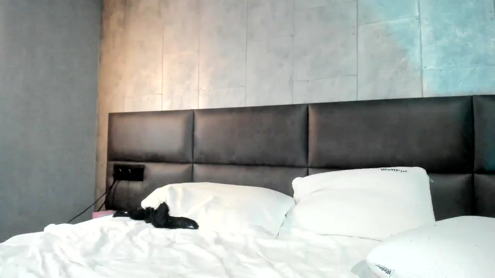 Gallery image thumbnail from Nesquikim's myfreecams stream on, 03/16/2025, 14:42 image 10 of 20
