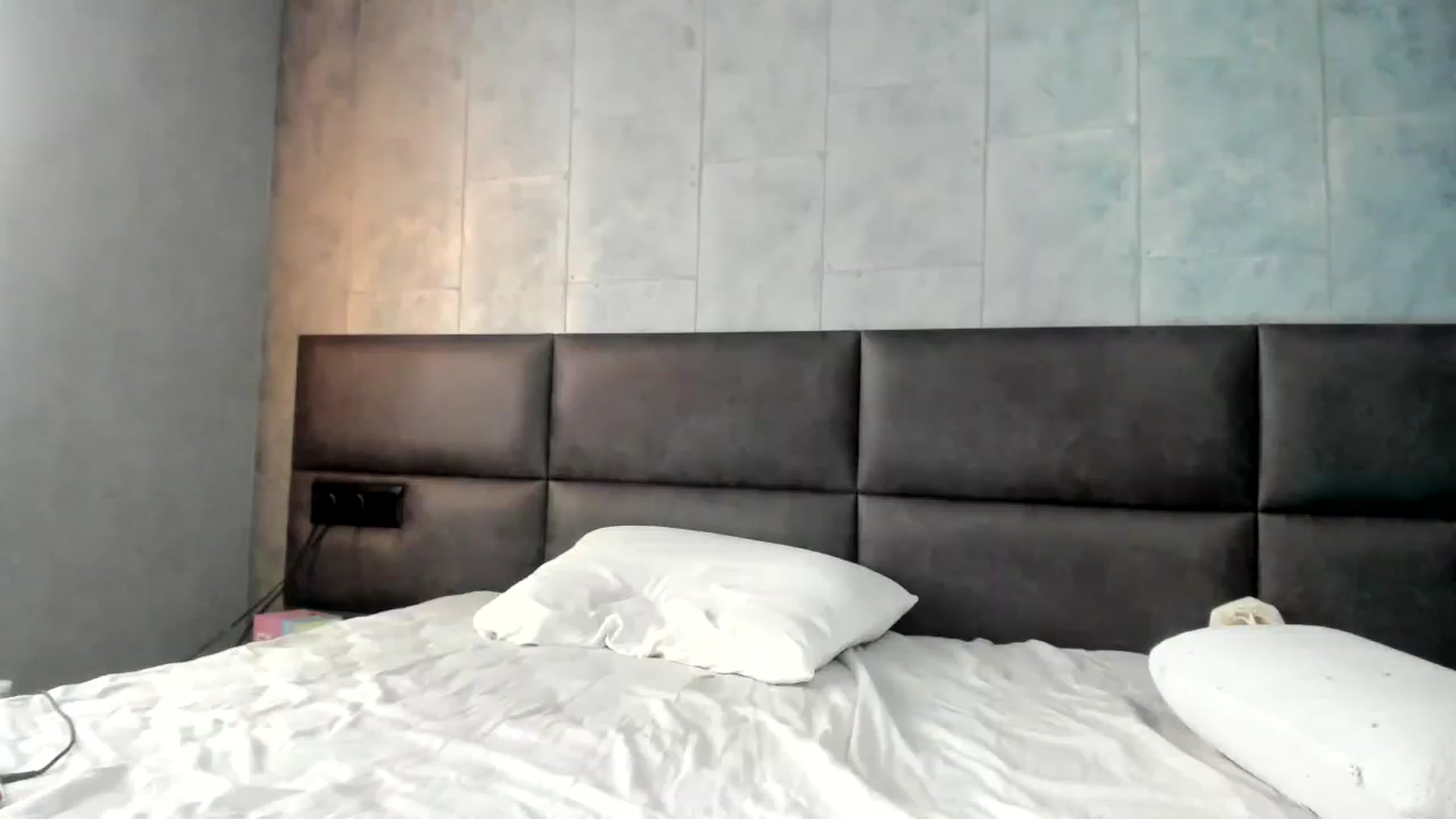 Gallery image thumbnail from Nesquikim's myfreecams stream on, 03/23/2025, 10:19 image 4 of 20