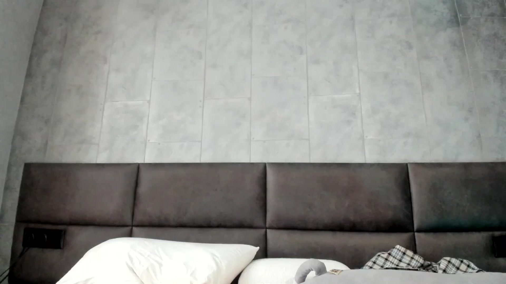 Gallery image thumbnail from Nesquikim's myfreecams stream on, 05/03/2025, 08:28 image 13 of 20