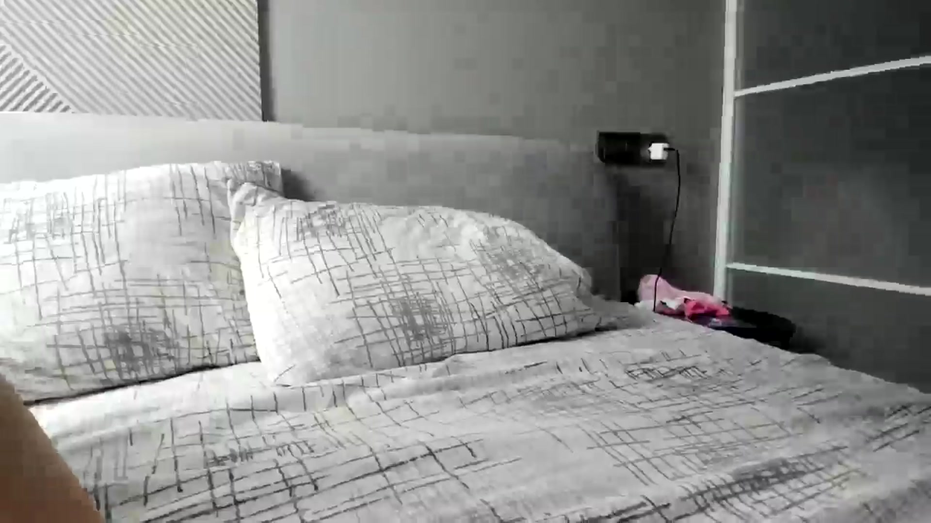 Gallery image thumbnail from Nesquikim's myfreecams stream on, 05/17/2025, 11:58 image 6 of 20