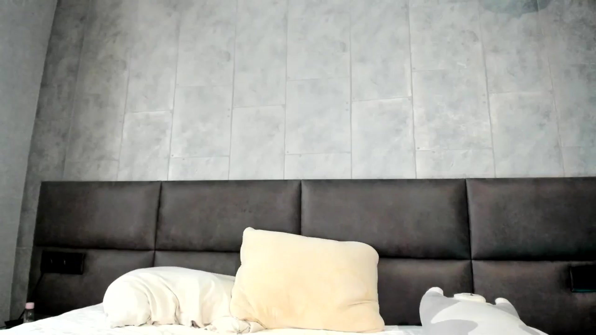 Gallery image thumbnail from Nesquikim's myfreecams stream on, 09/06/2025, 09:34 image 15 of 20